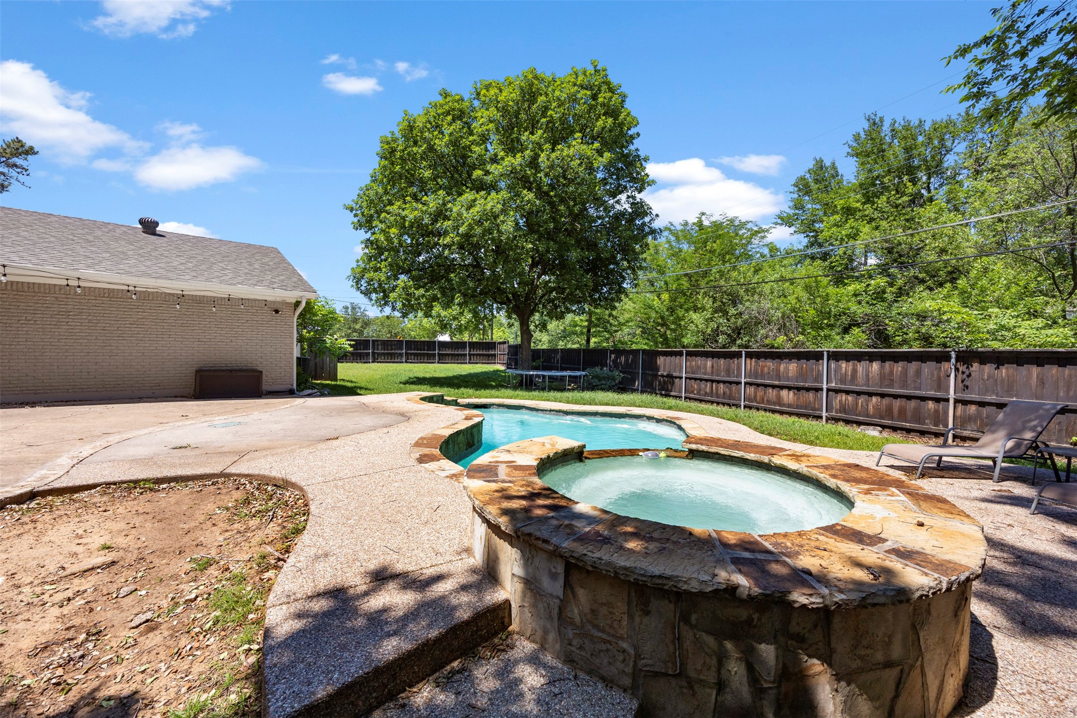 3911 Shady Valley Drive Arlington TX 76013