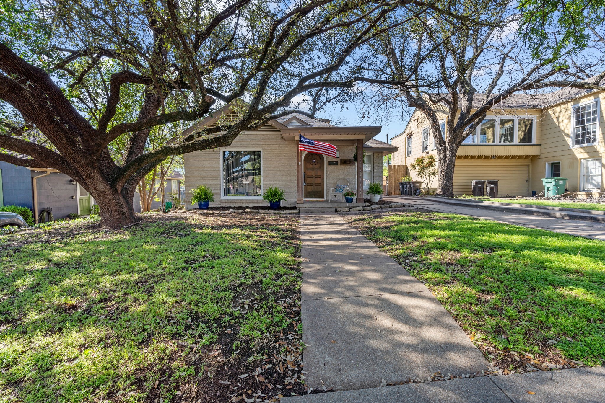 4113 Locke Avenue Fort Worth TX 76107