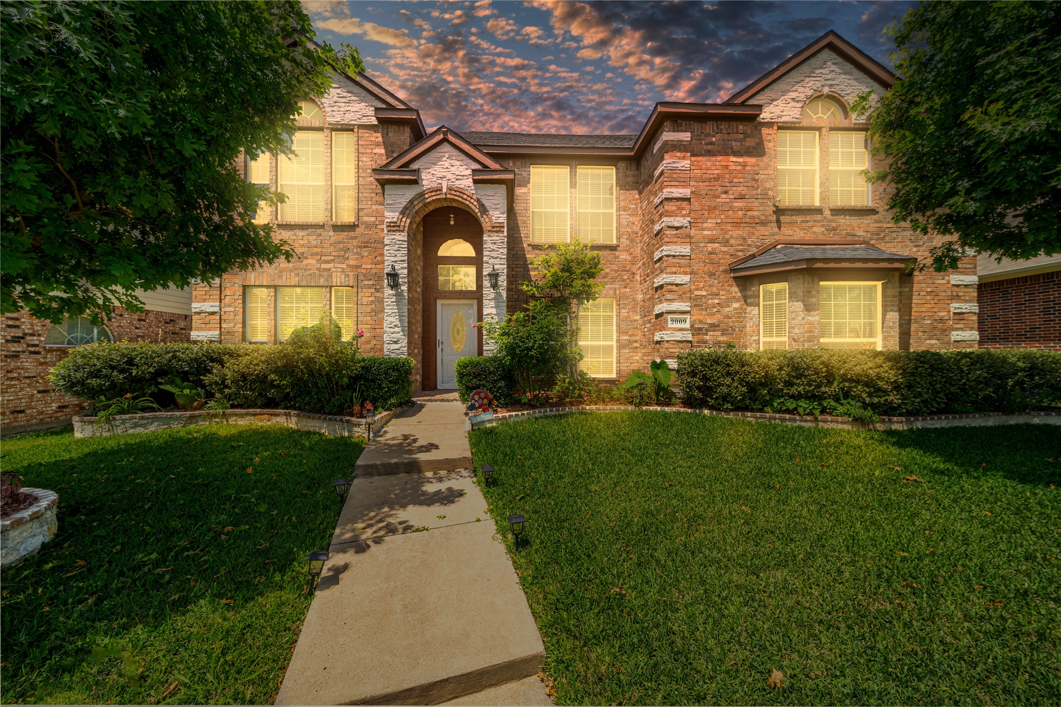 2009 Hollow Way Garland TX 75041