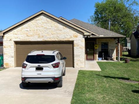 609 Franklin Avenue Pottsboro TX 75076