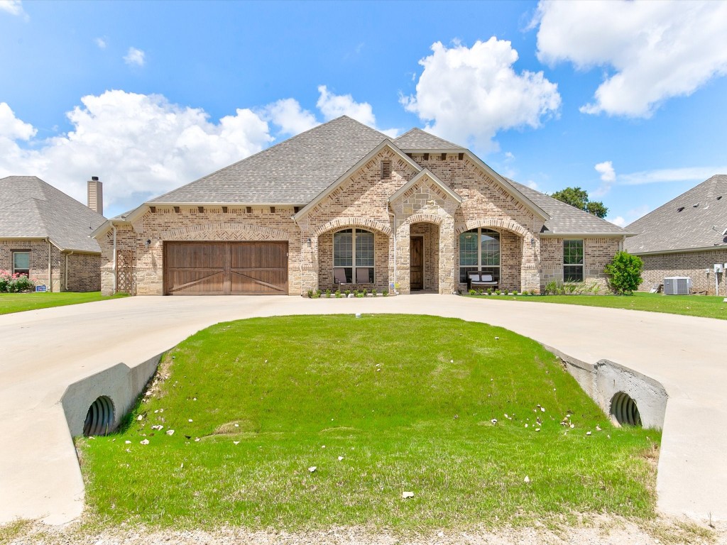 2814 Willow Ridge Circle Granbury TX 76049
