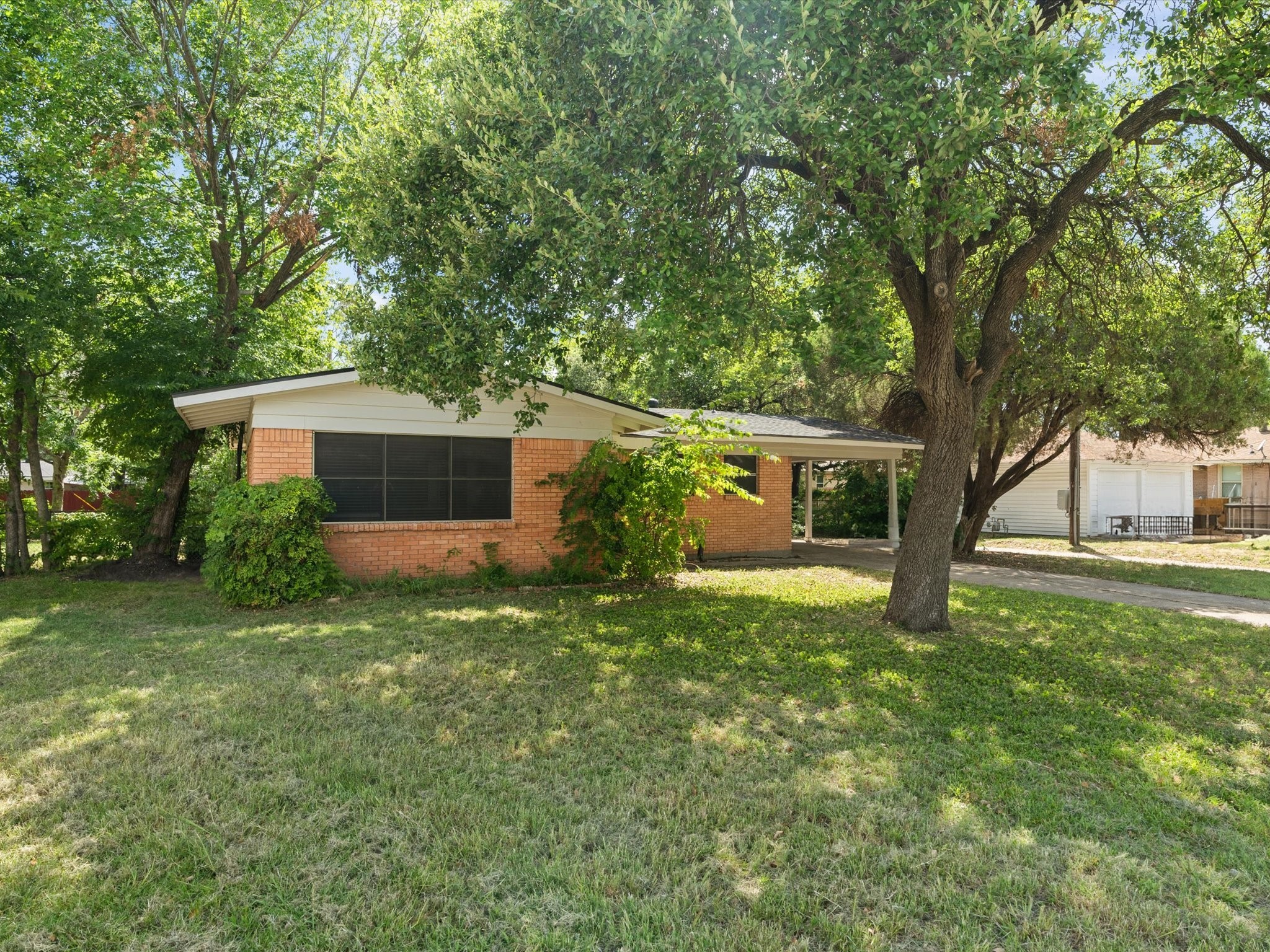 2310 San Paula Avenue Dallas TX 75228