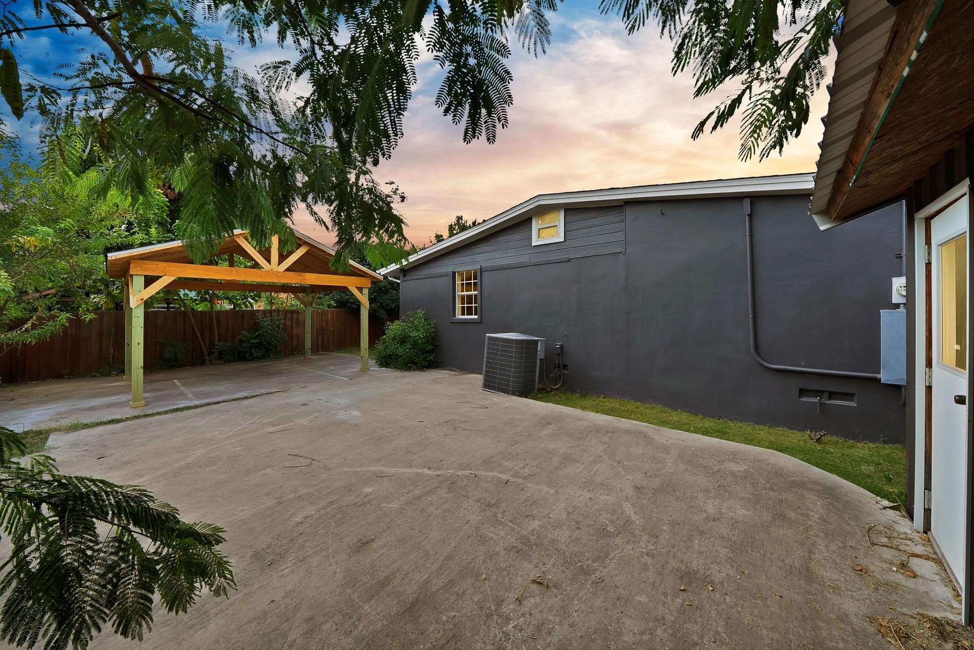3046 Rotan Lane Dallas TX 75229