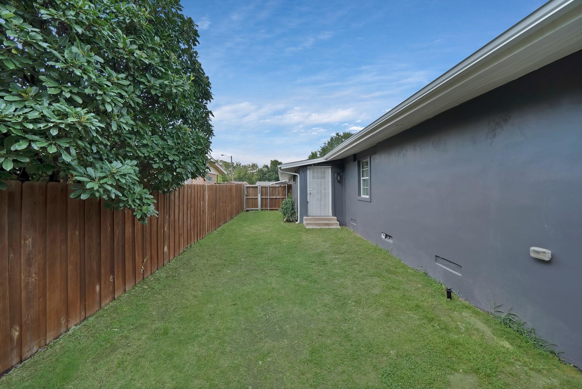 3046 Rotan Lane Dallas TX 75229