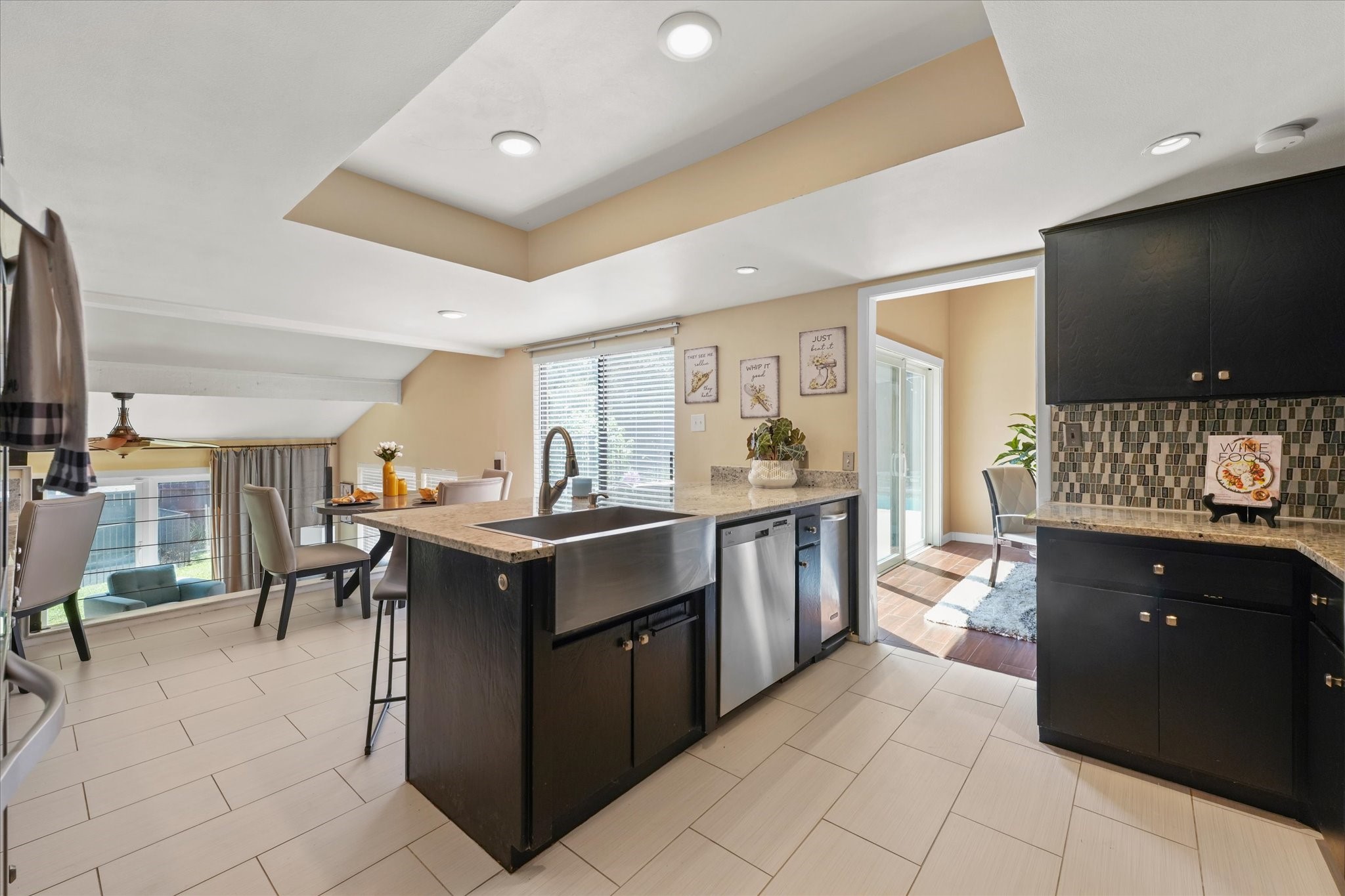 2304 Oak Forest Court Arlington TX 76012