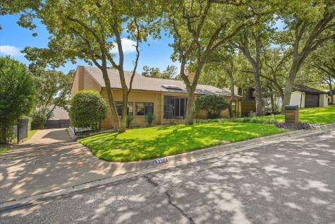 2304 Oak Forest Court Arlington TX 76012
