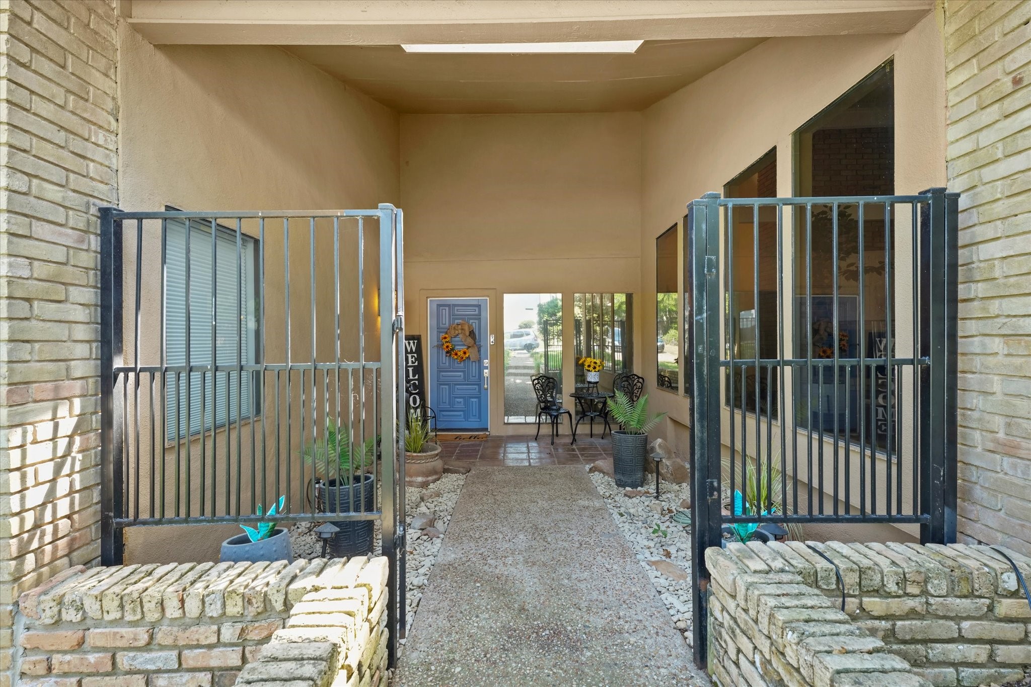 2304 Oak Forest Court Arlington TX 76012