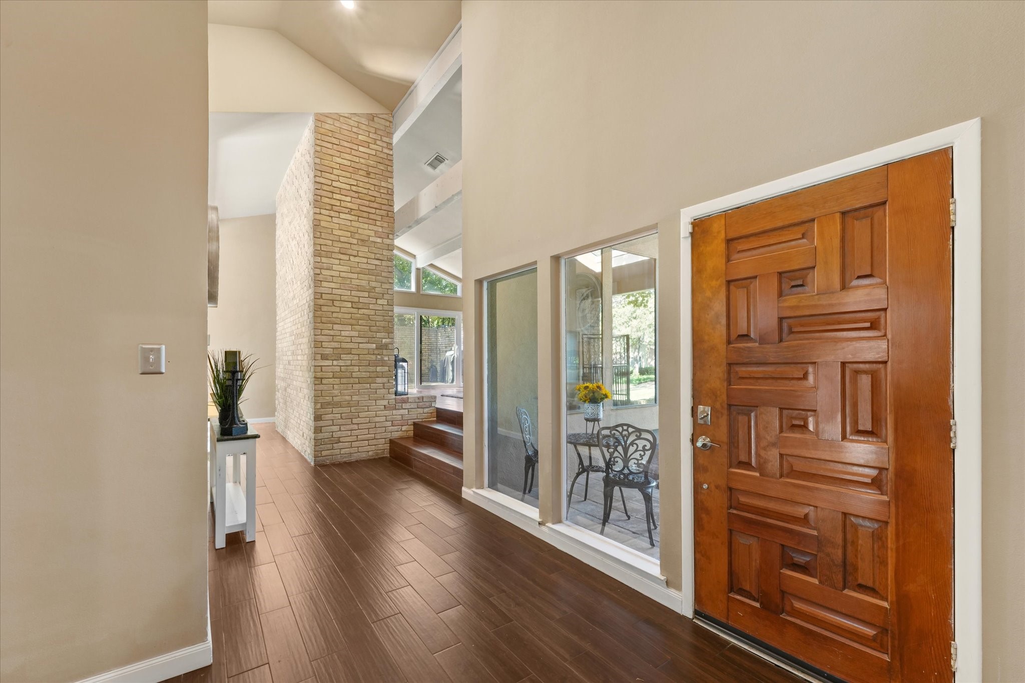 2304 Oak Forest Court Arlington TX 76012