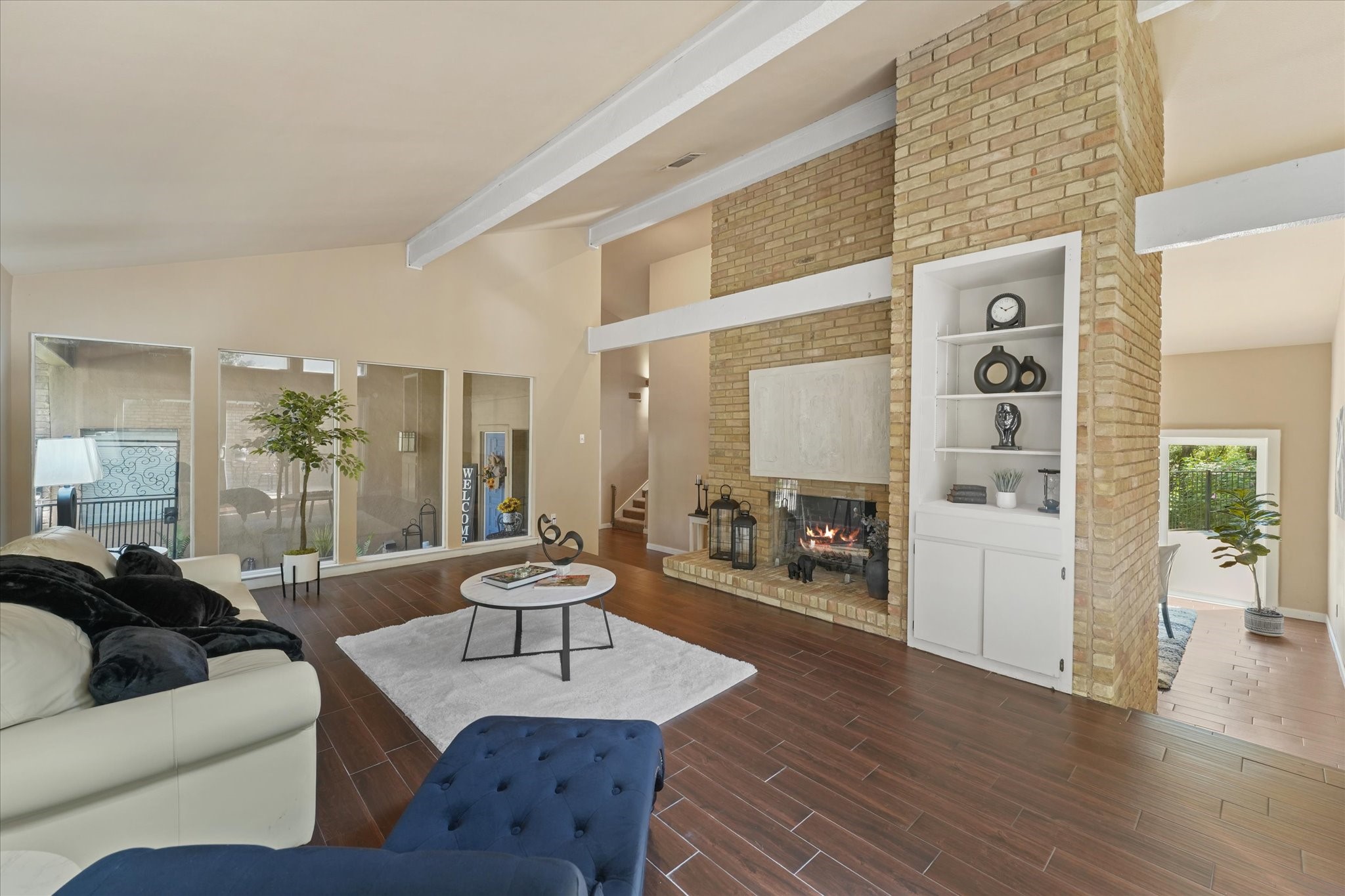 2304 Oak Forest Court Arlington TX 76012