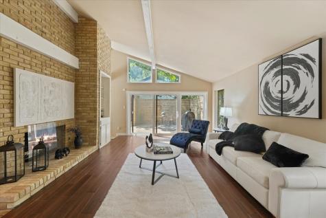 2304 Oak Forest Court Arlington TX 76012