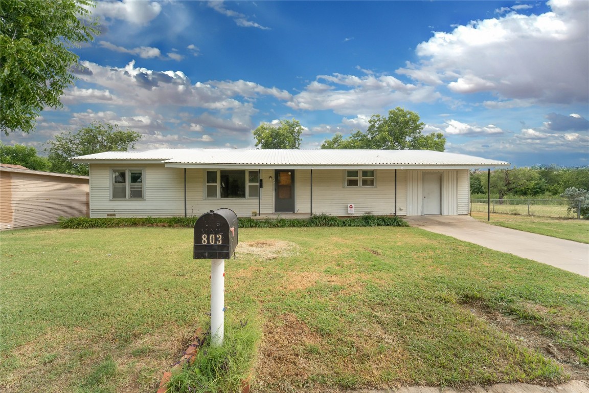 803 E Lindsey Street Breckenridge TX 76424