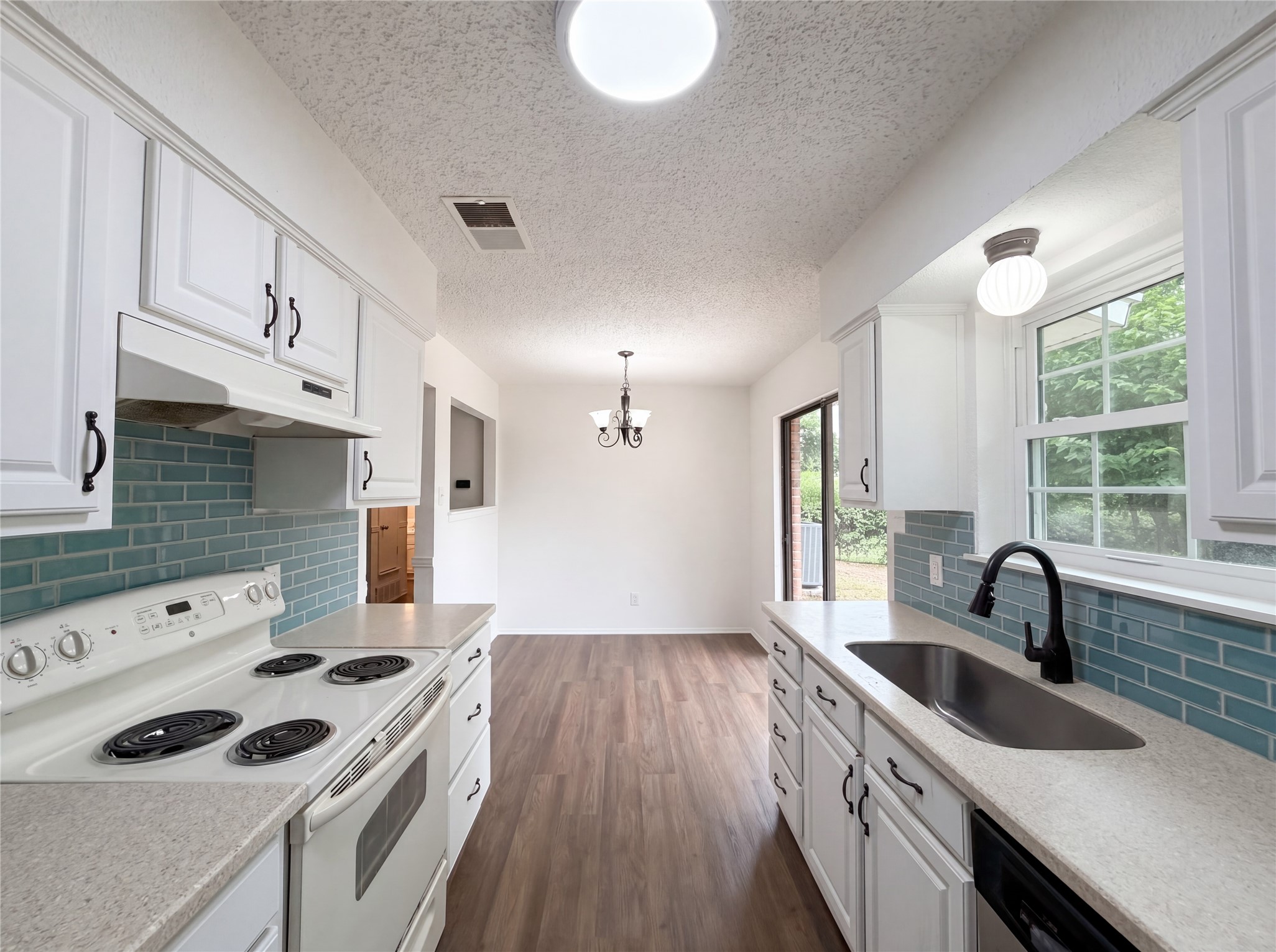 512 Lake Crest Parkway Azle TX 76020
