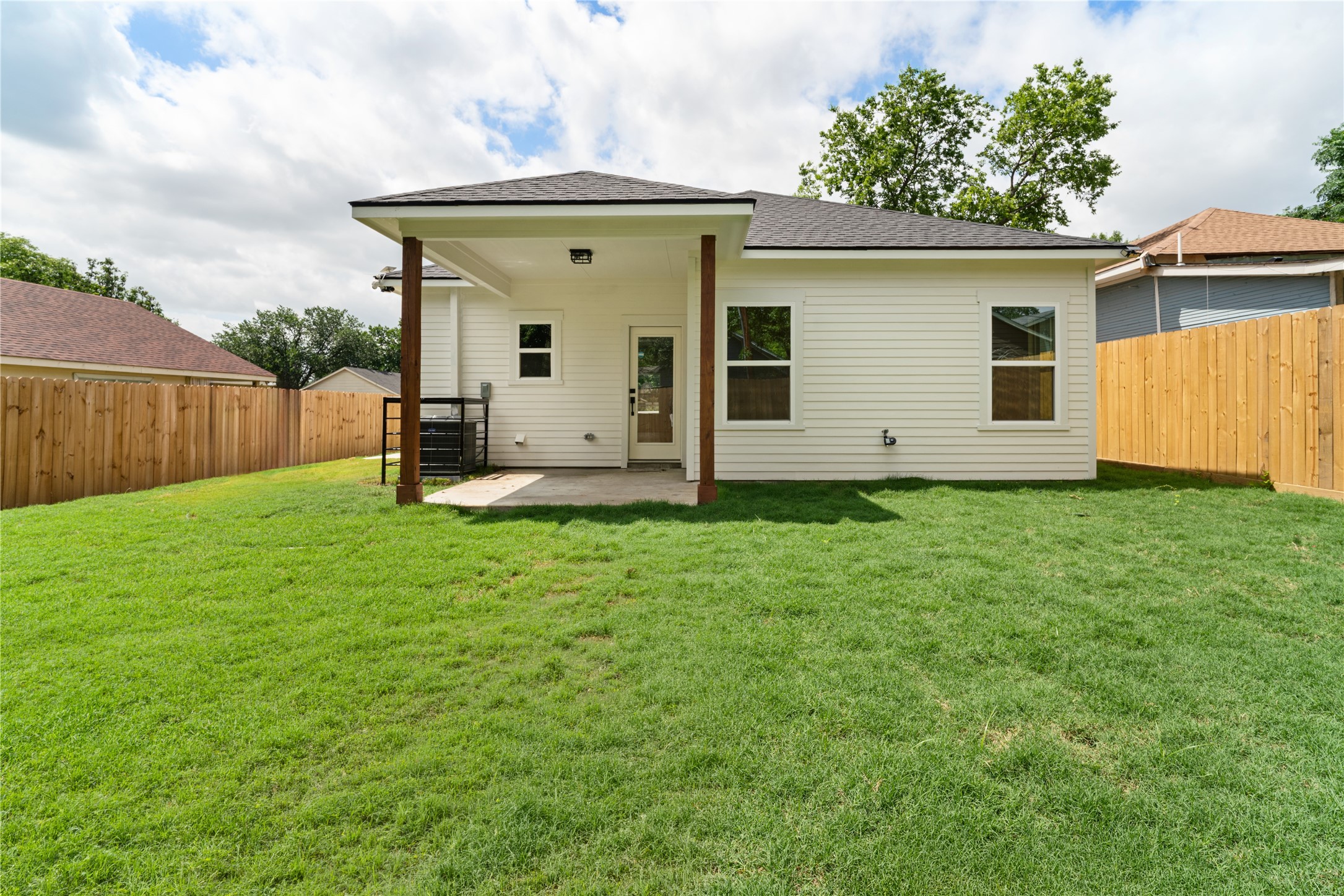 1015 Stella Street Fort Worth TX 76104