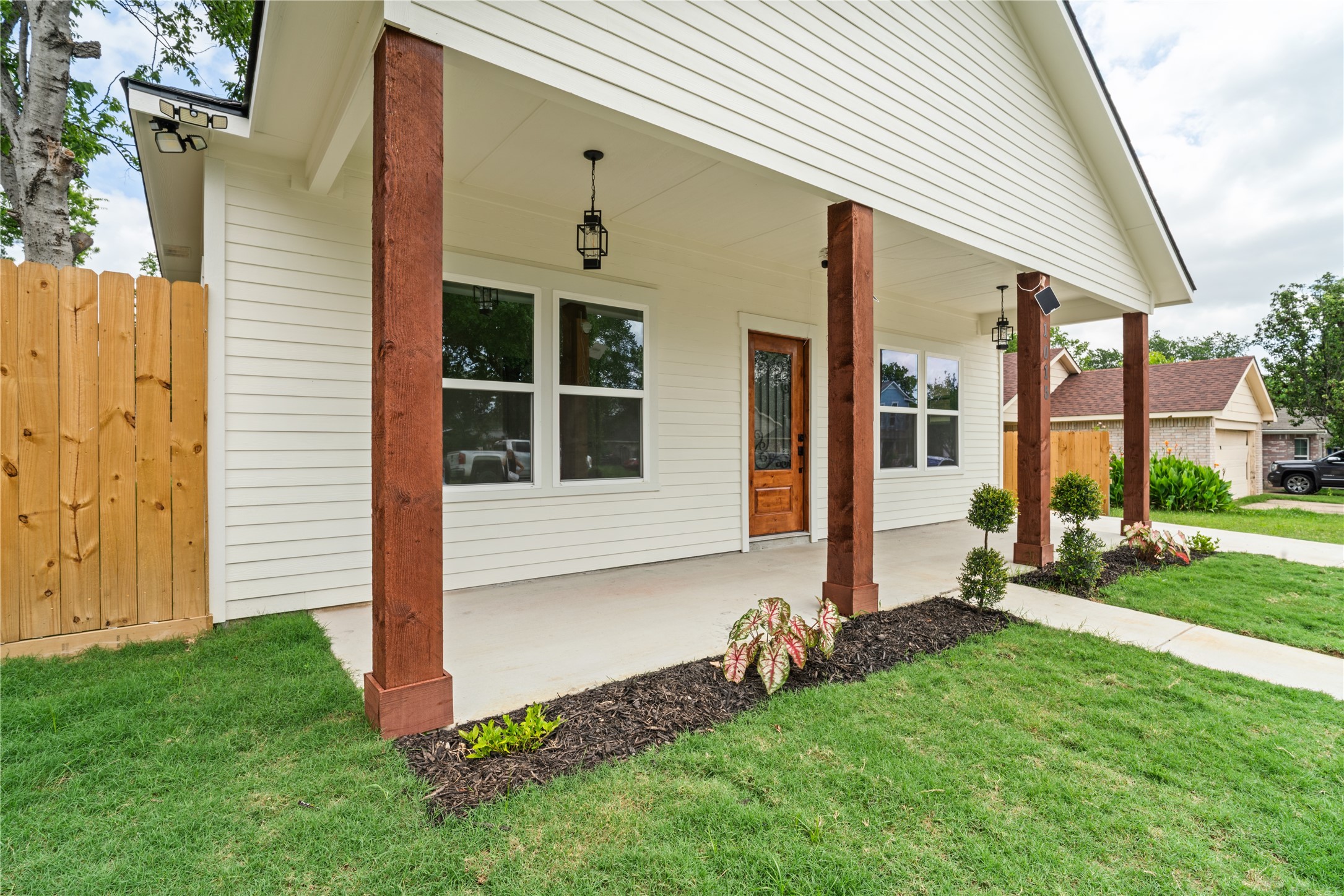 1015 Stella Street Fort Worth TX 76104