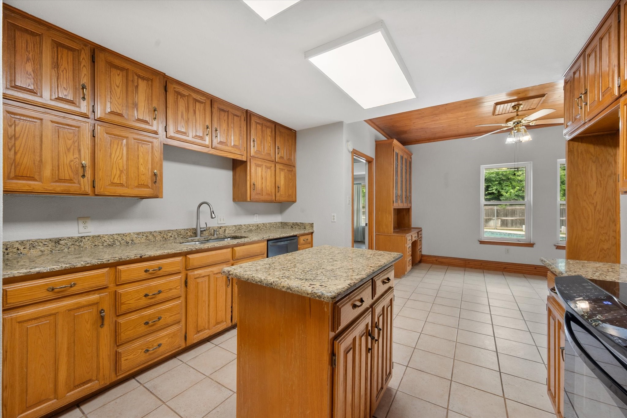 4705 Kensington Court Arlington TX 76016