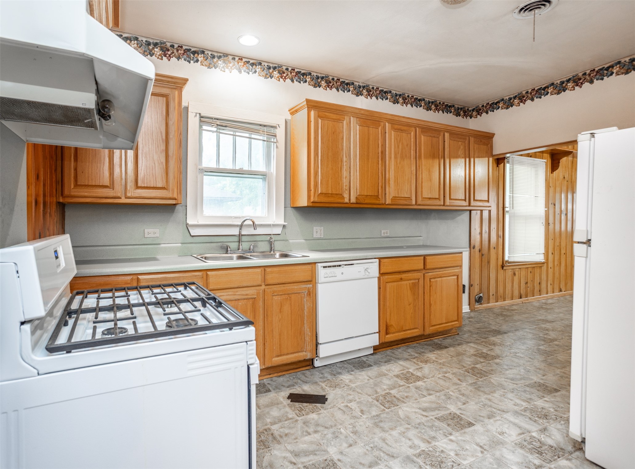 206 Ritchey Street Gainesville TX 76240