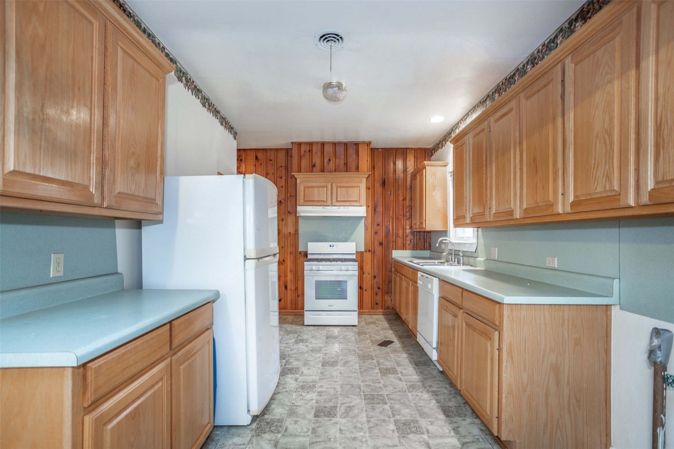206 Ritchey Street Gainesville TX 76240