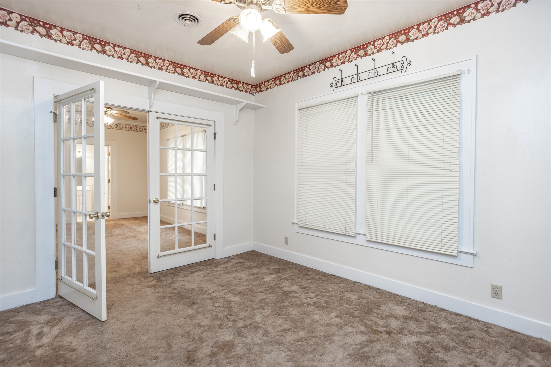 206 Ritchey Street Gainesville TX 76240