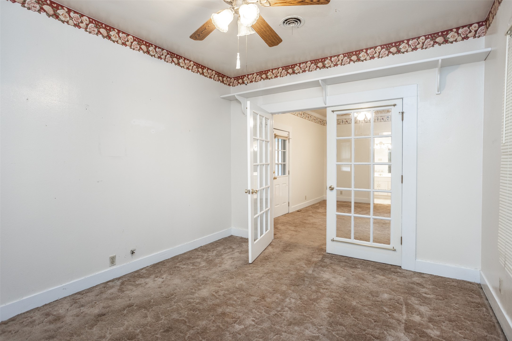 206 Ritchey Street Gainesville TX 76240