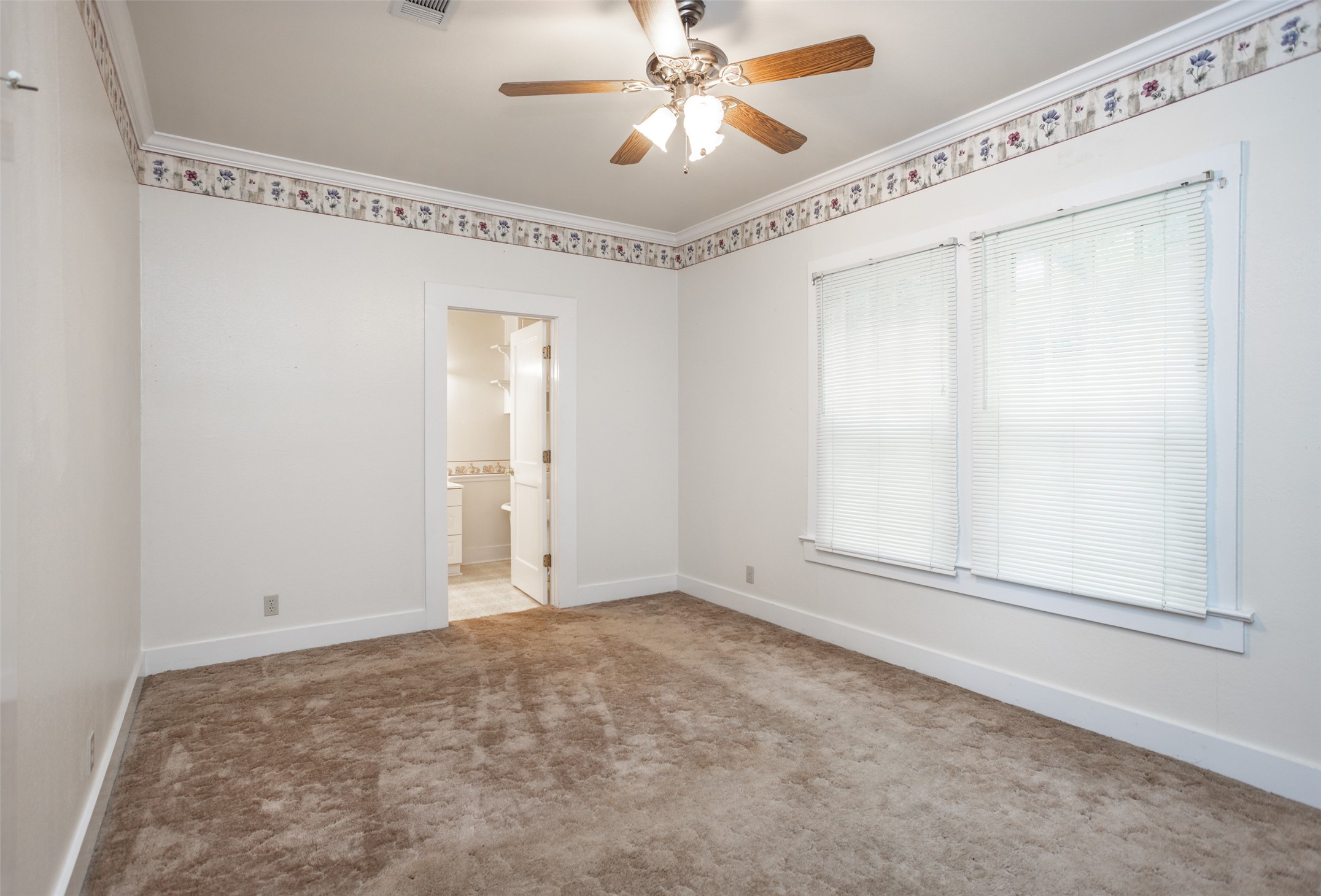 206 Ritchey Street Gainesville TX 76240