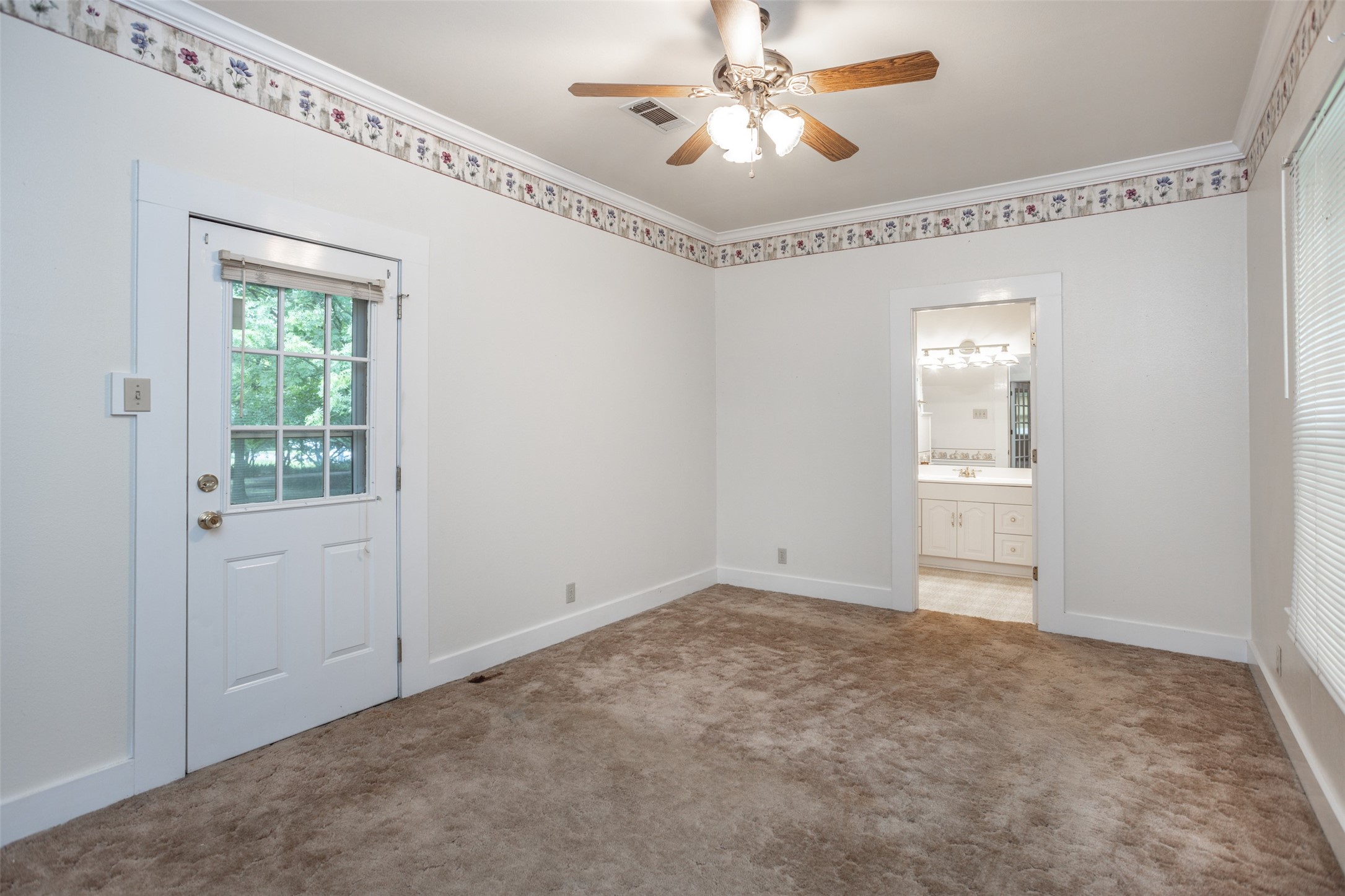 206 Ritchey Street Gainesville TX 76240