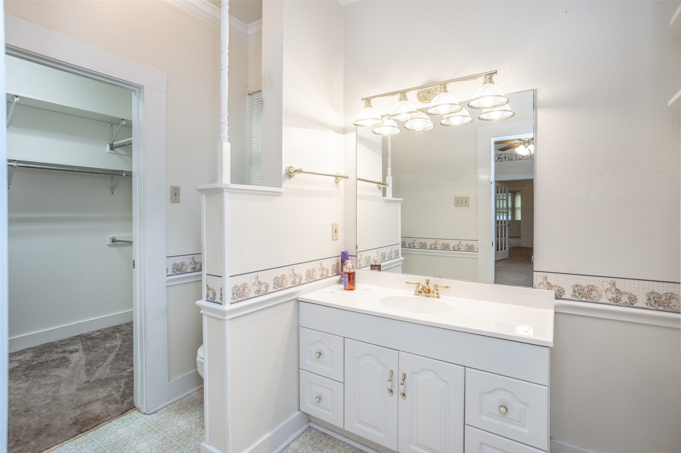 206 Ritchey Street Gainesville TX 76240
