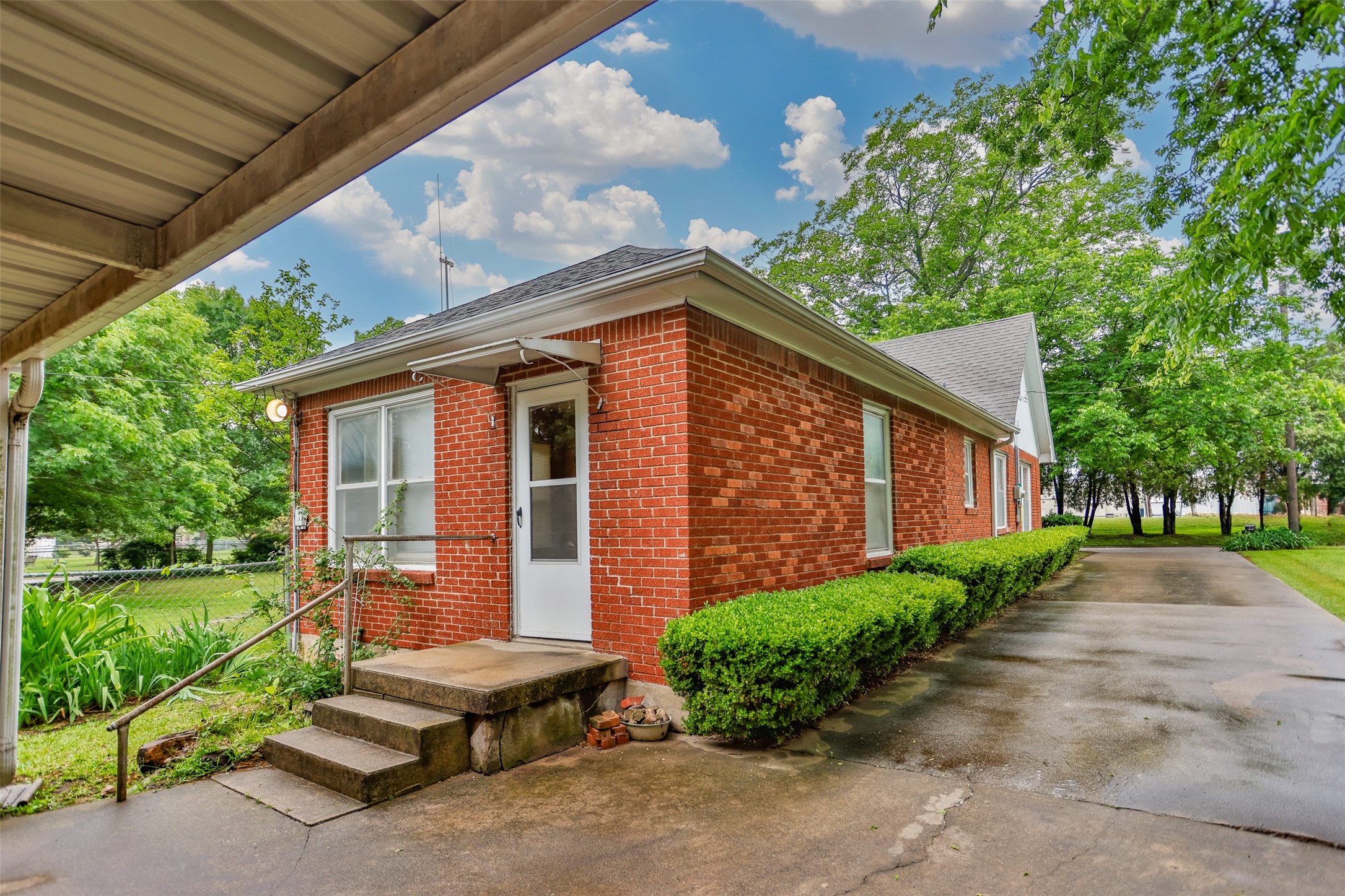 206 Ritchey Street Gainesville TX 76240