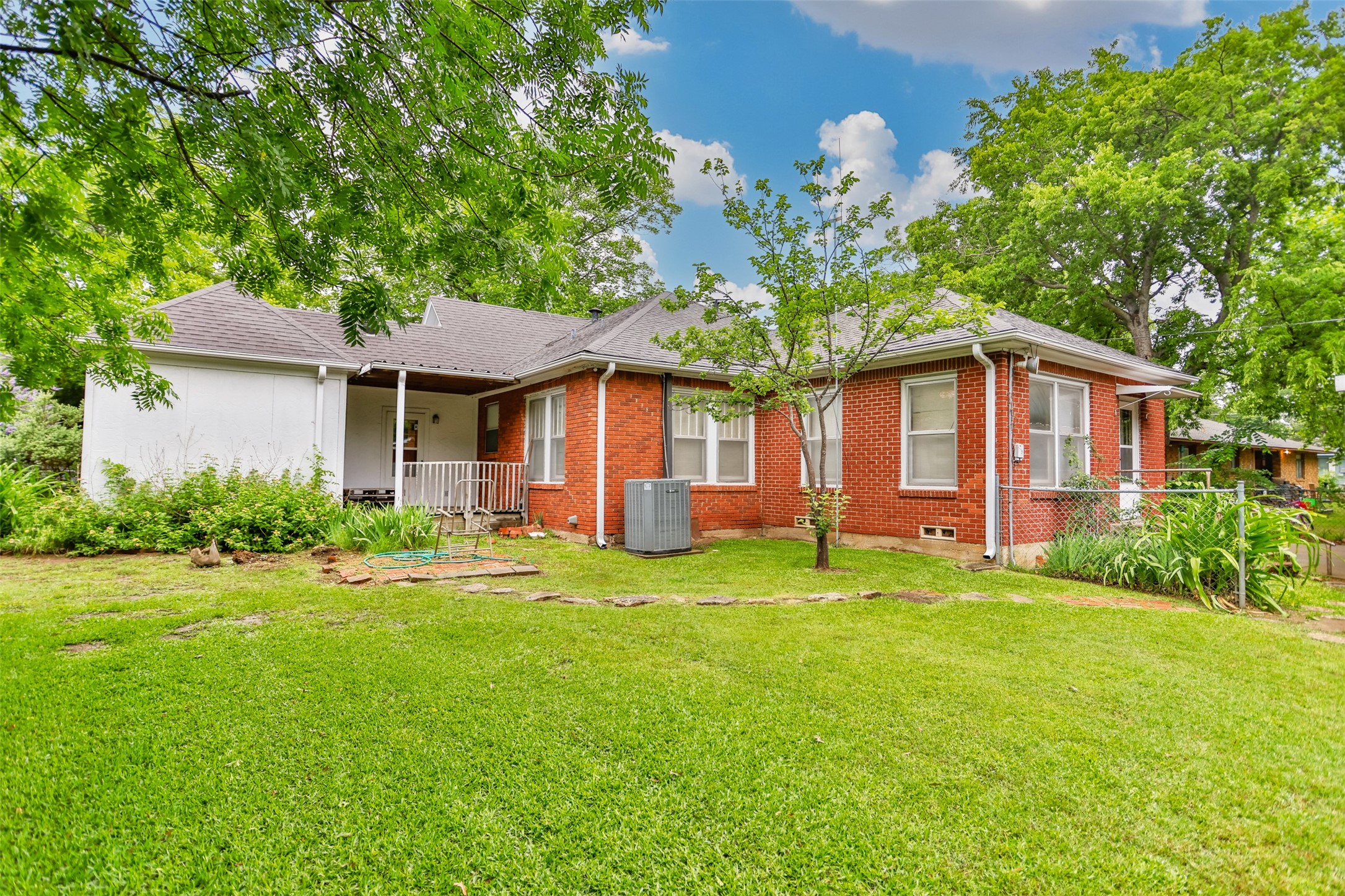 206 Ritchey Street Gainesville TX 76240