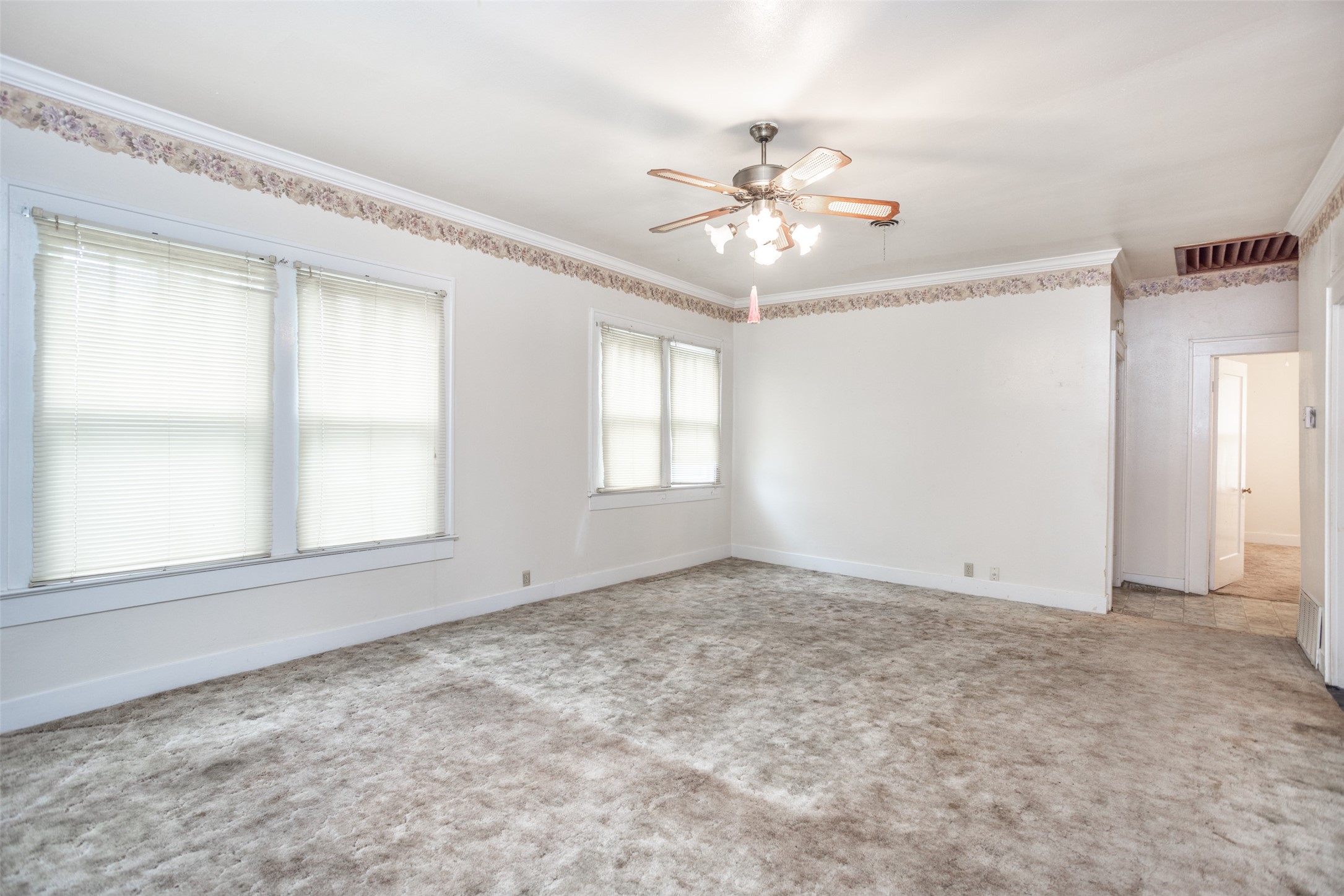 206 Ritchey Street Gainesville TX 76240
