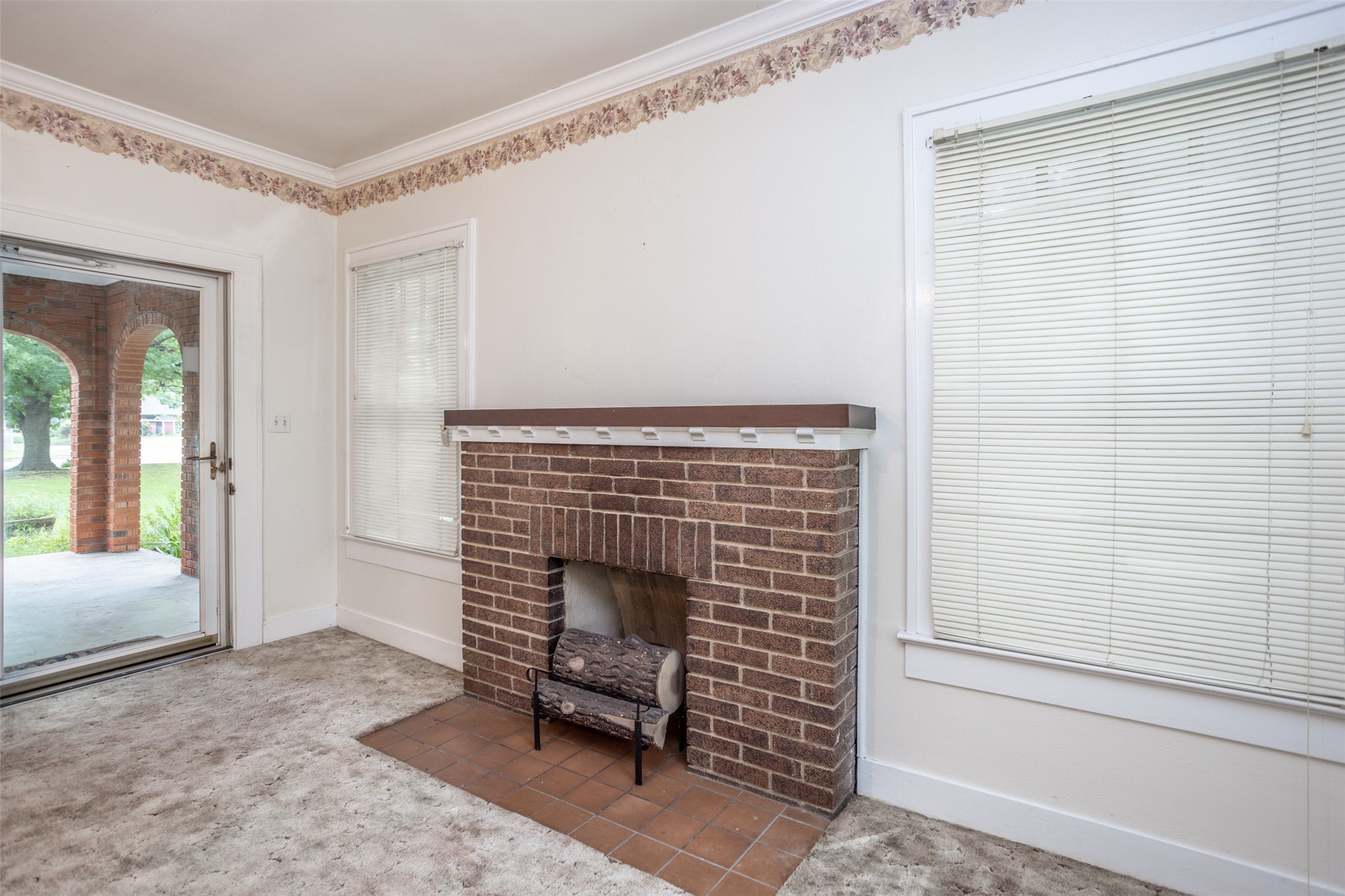 206 Ritchey Street Gainesville TX 76240