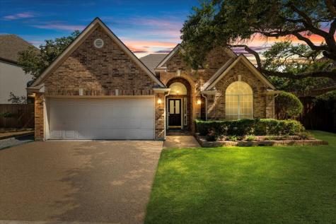 4013 Azure Lane Addison TX 75001