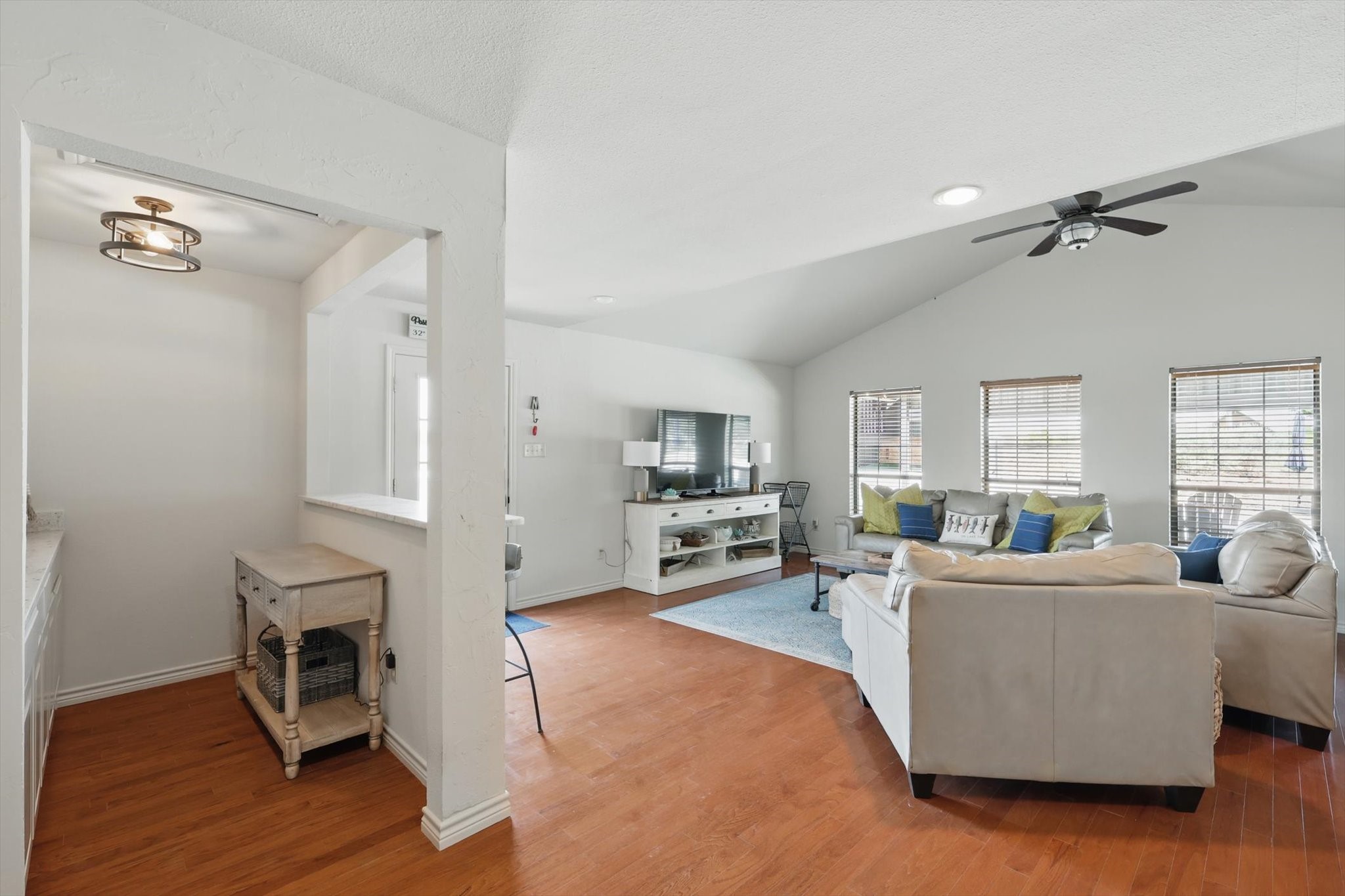 186 W Hells Gate Drive Strawn TX 76475