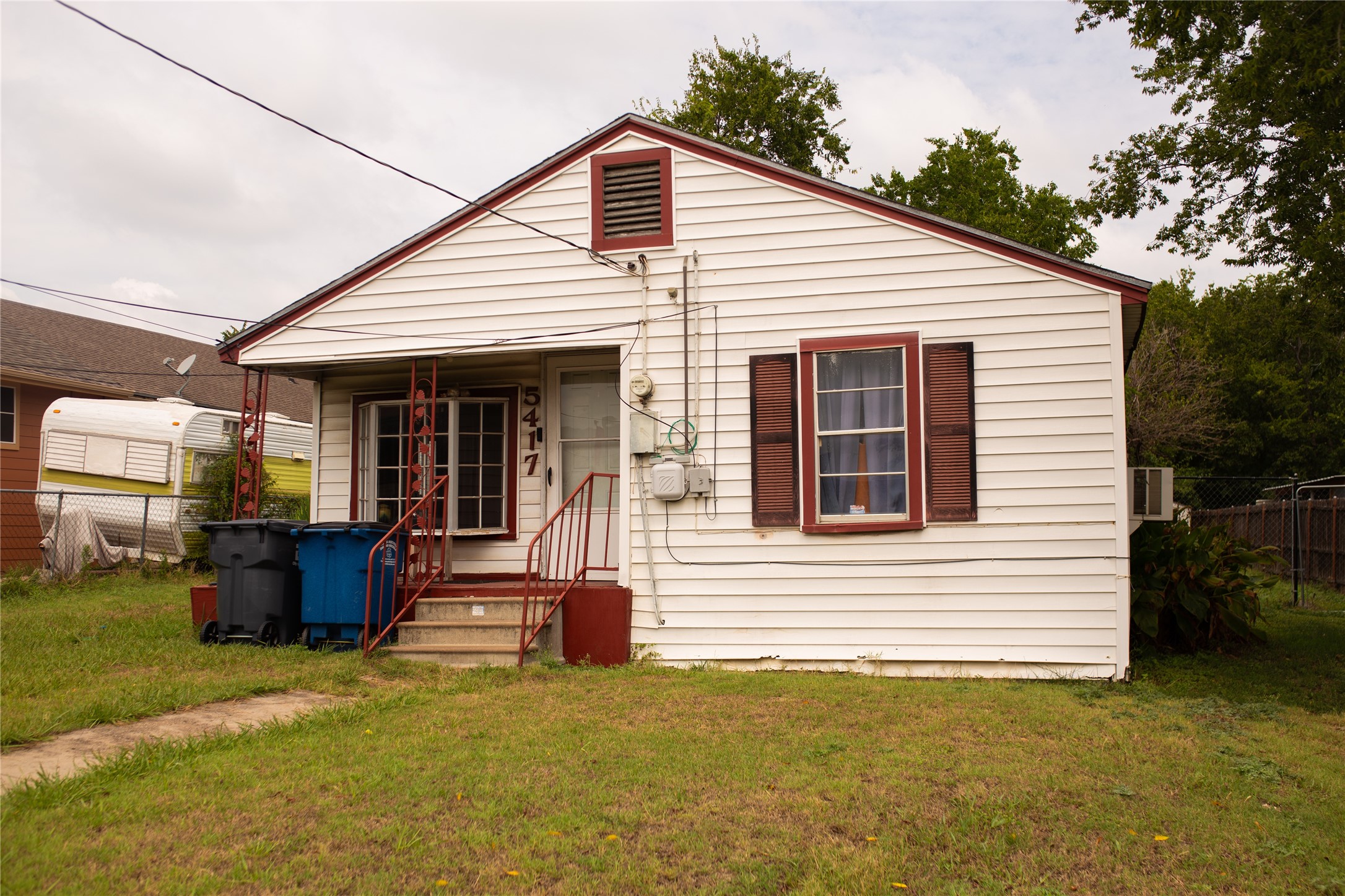 5417 Black Hawk Street Dallas TX 75212