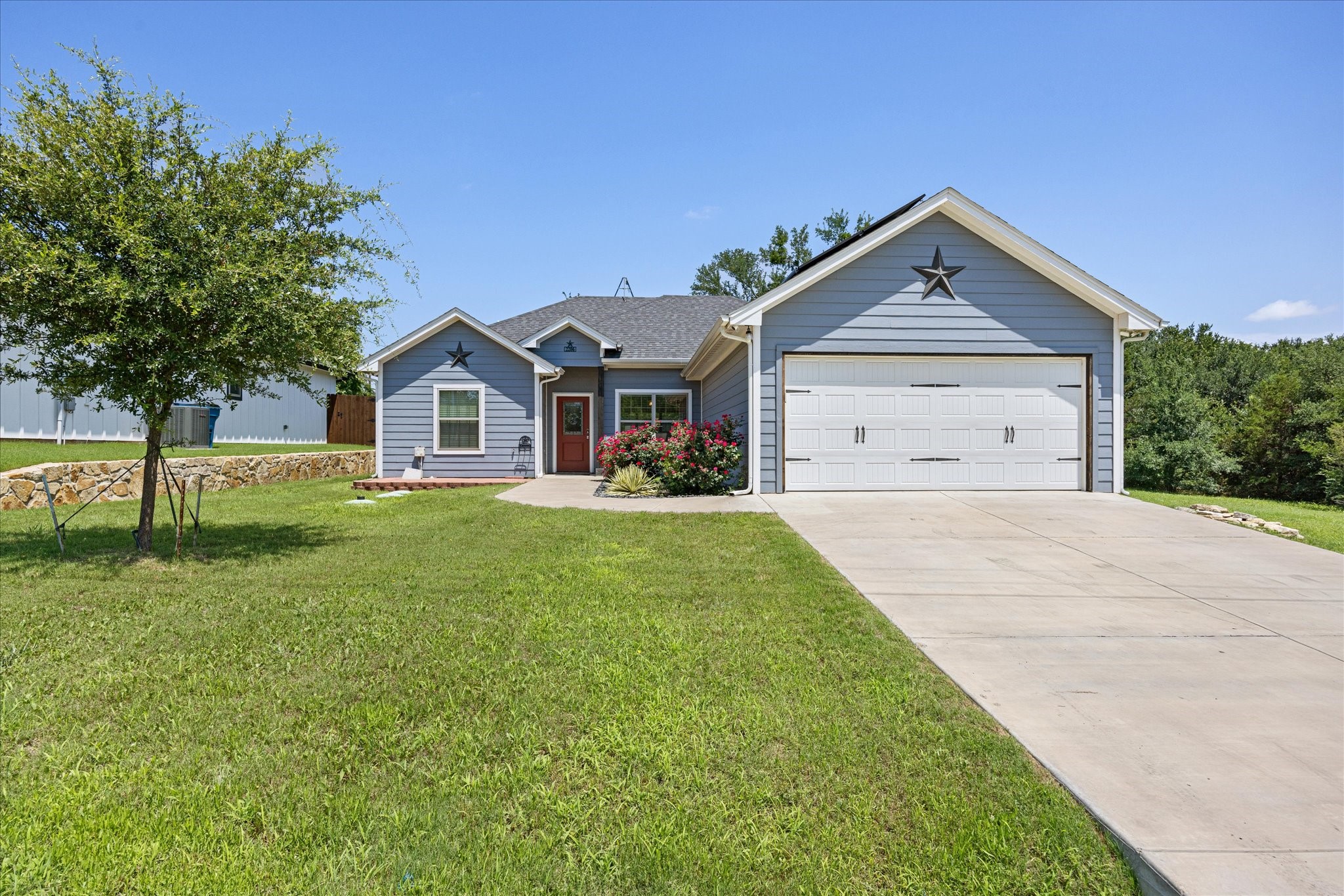 2206 Navasota Street Granbury TX 76048