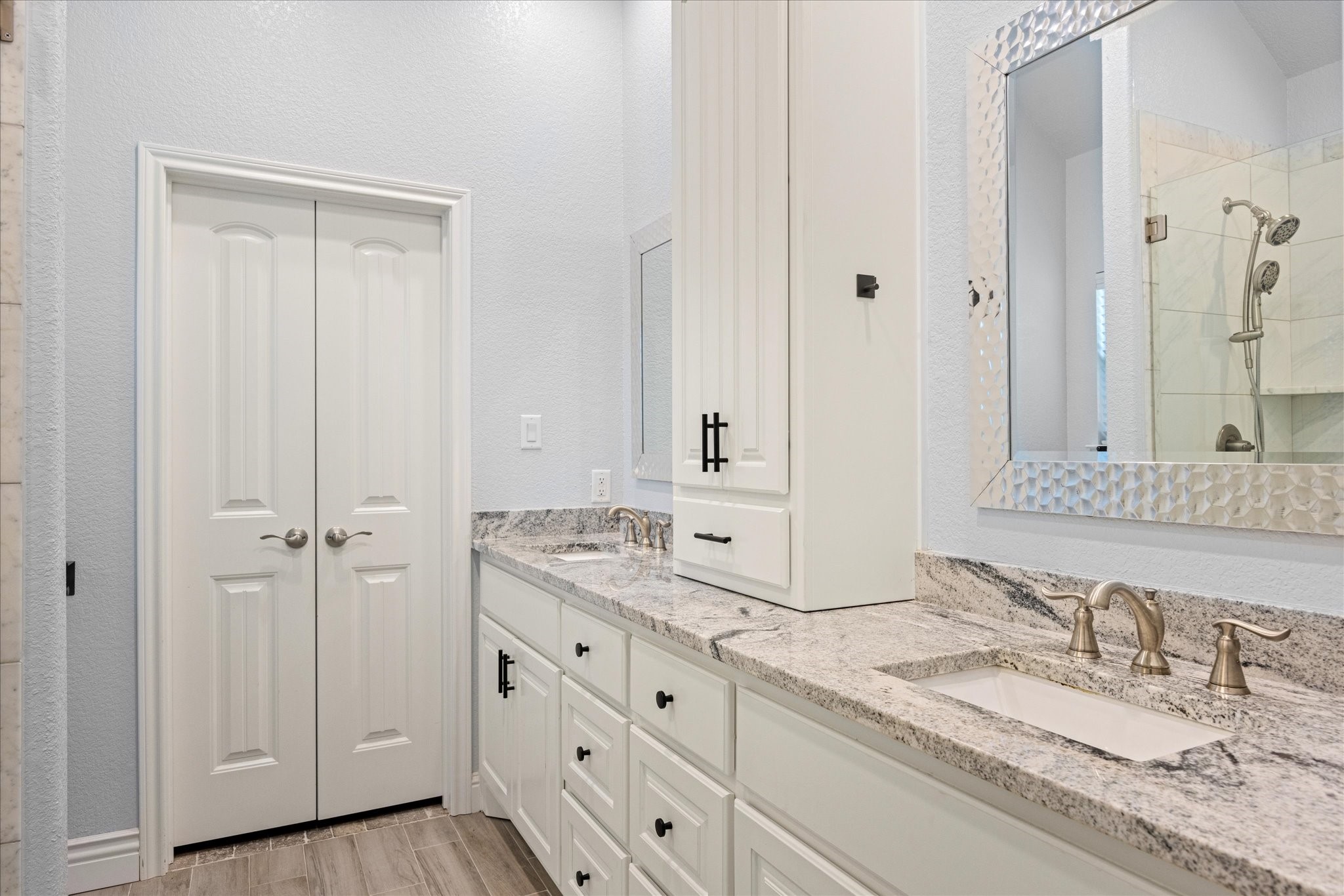 2206 Navasota Street Granbury TX 76048