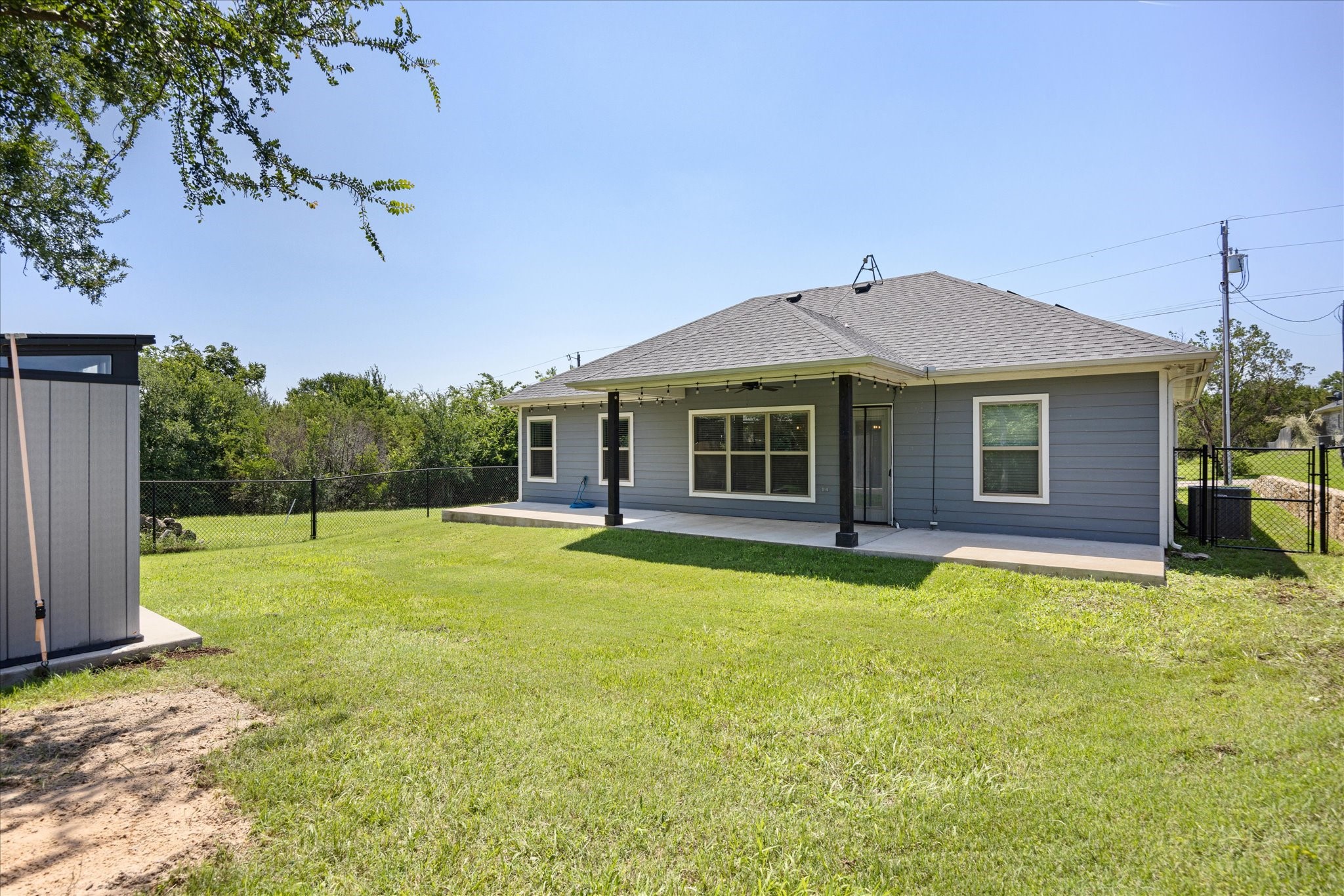 2206 Navasota Street Granbury TX 76048
