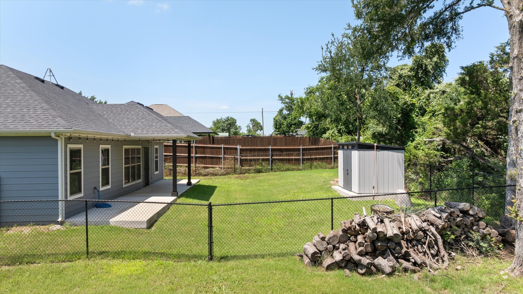 2206 Navasota Street Granbury TX 76048