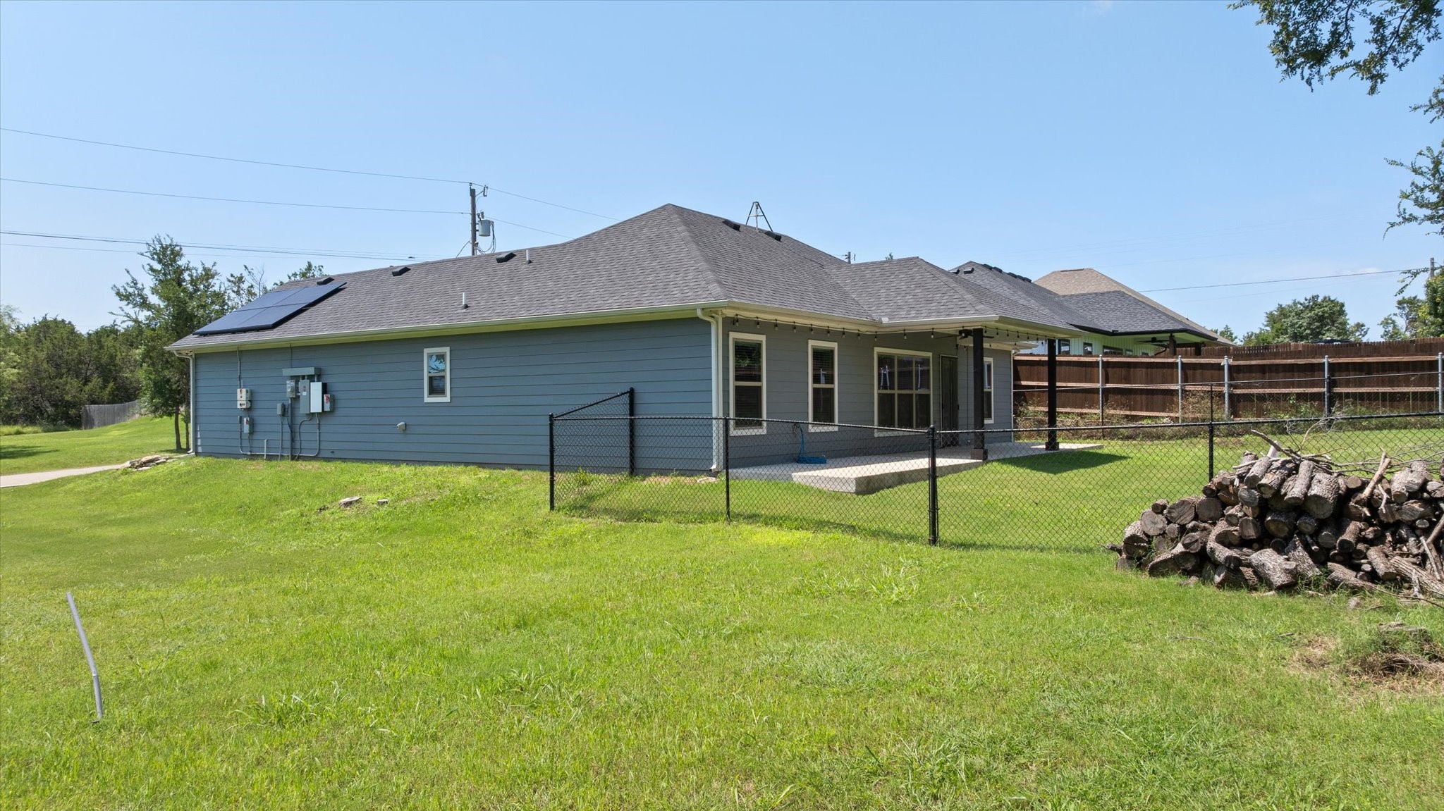 2206 Navasota Street Granbury TX 76048