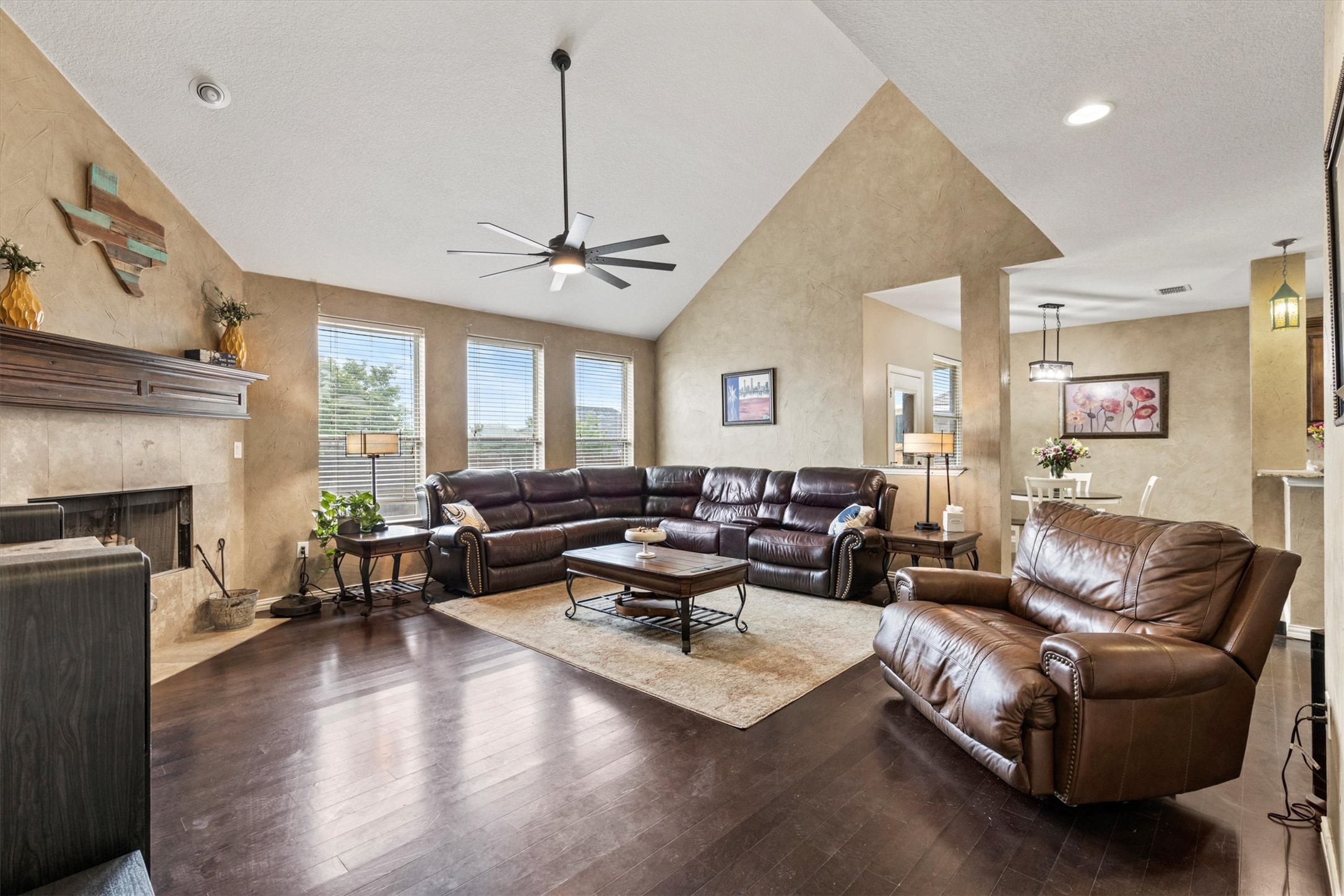 4023 Wagon Wheel Drive Sanger TX 76266