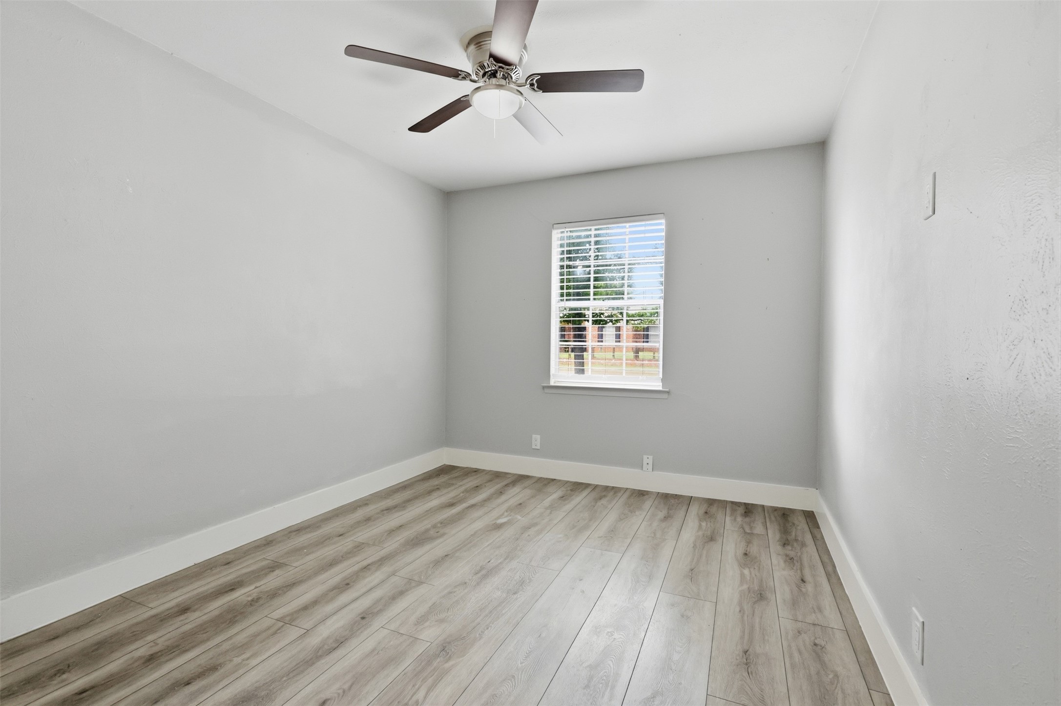 205 W Huitt Lane Euless TX 76040