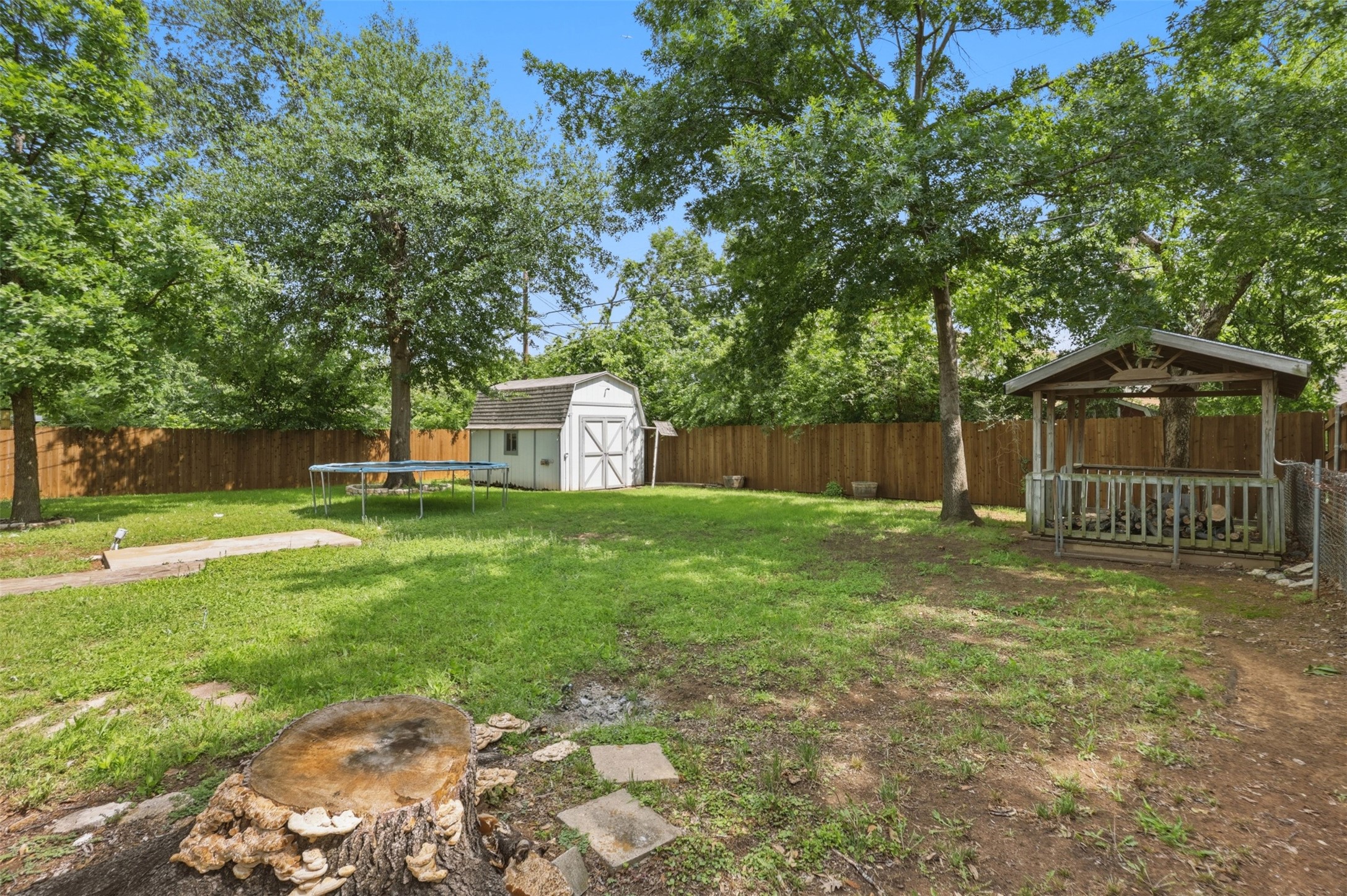 205 W Huitt Lane Euless TX 76040