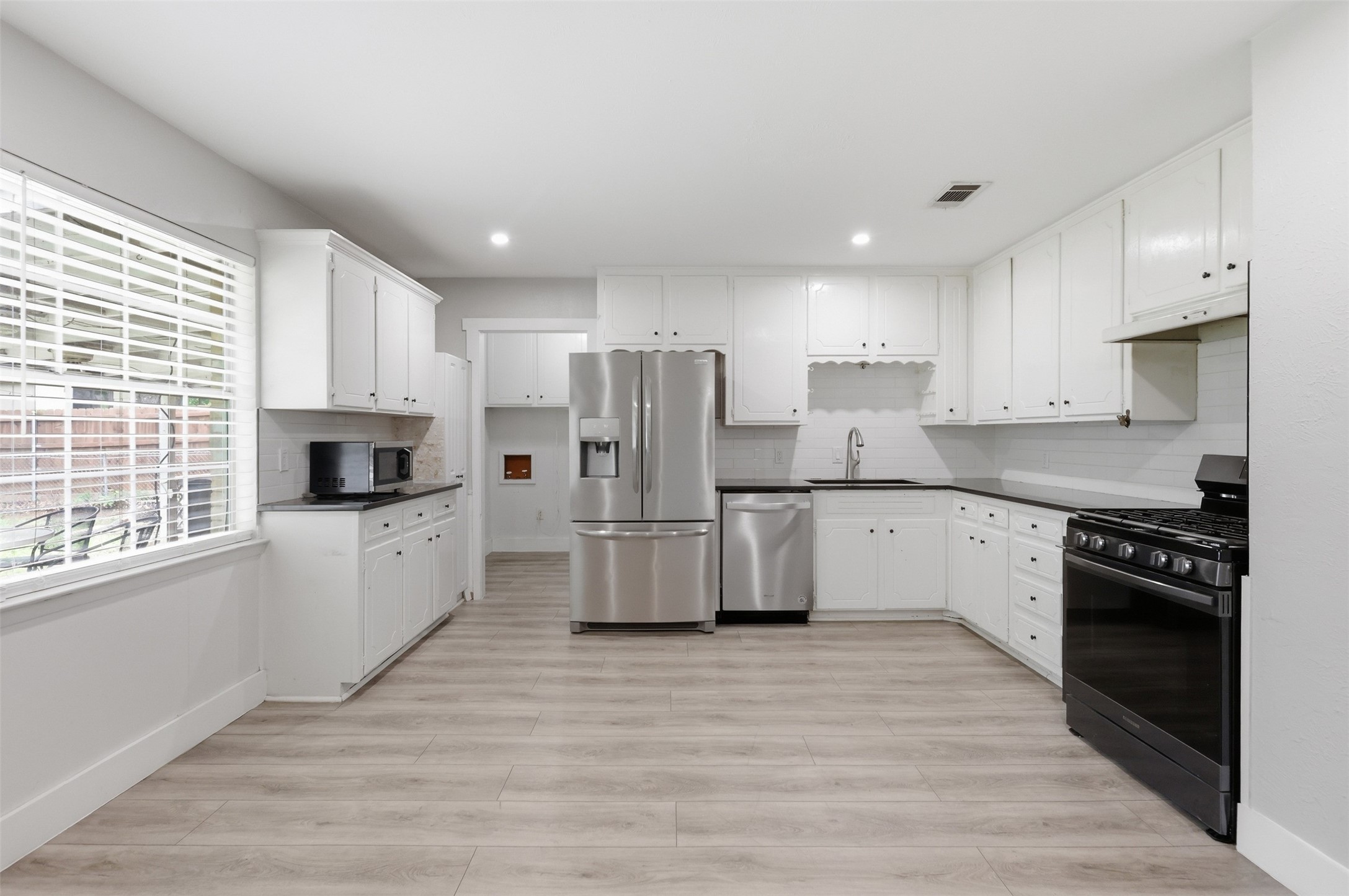 205 W Huitt Lane Euless TX 76040