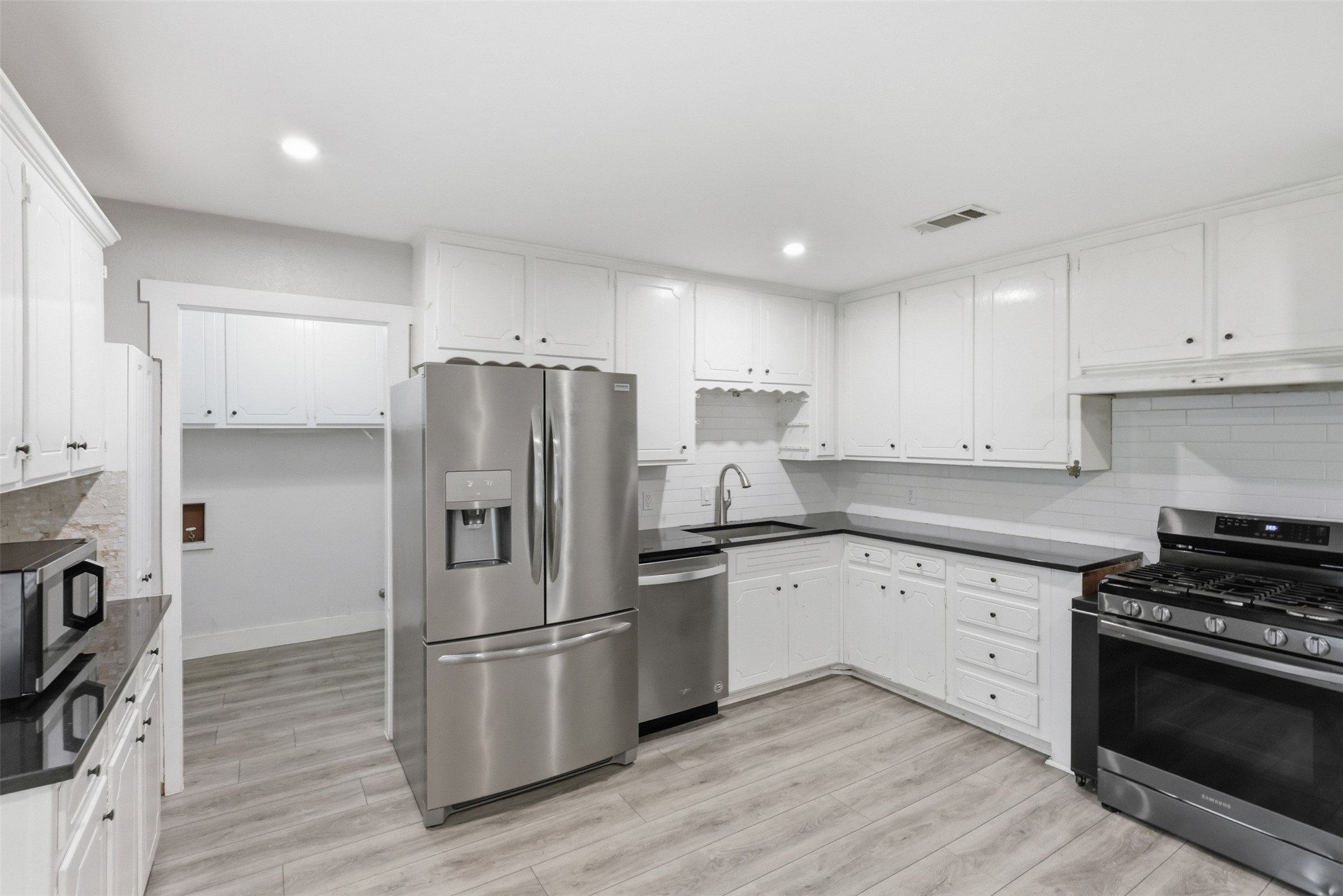 205 W Huitt Lane Euless TX 76040