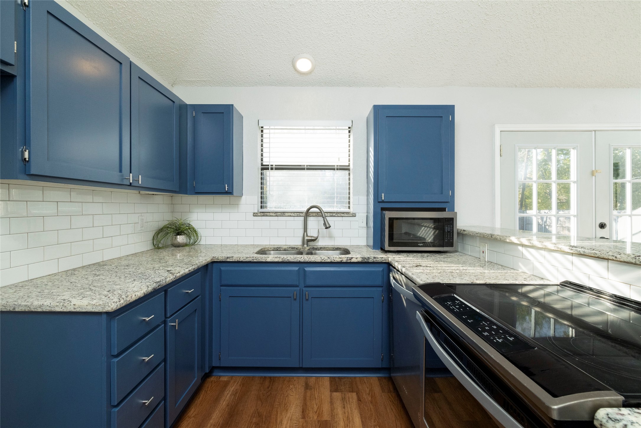 418 Betsy Ross Drive Arlington TX 76002