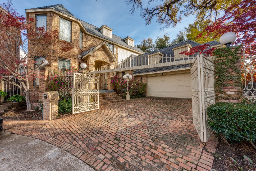 9102 Chapel Valley Road Dallas TX 75220