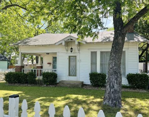 927 N Anglin Street Cleburne TX 76031