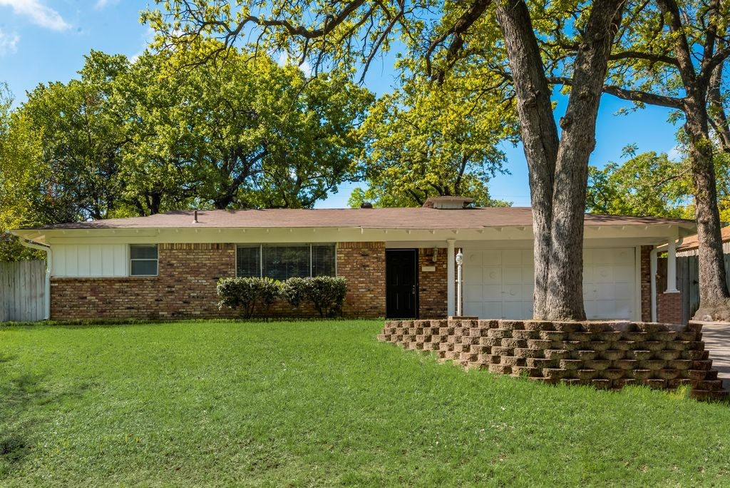605 W Cheryl Avenue Hurst TX 76053