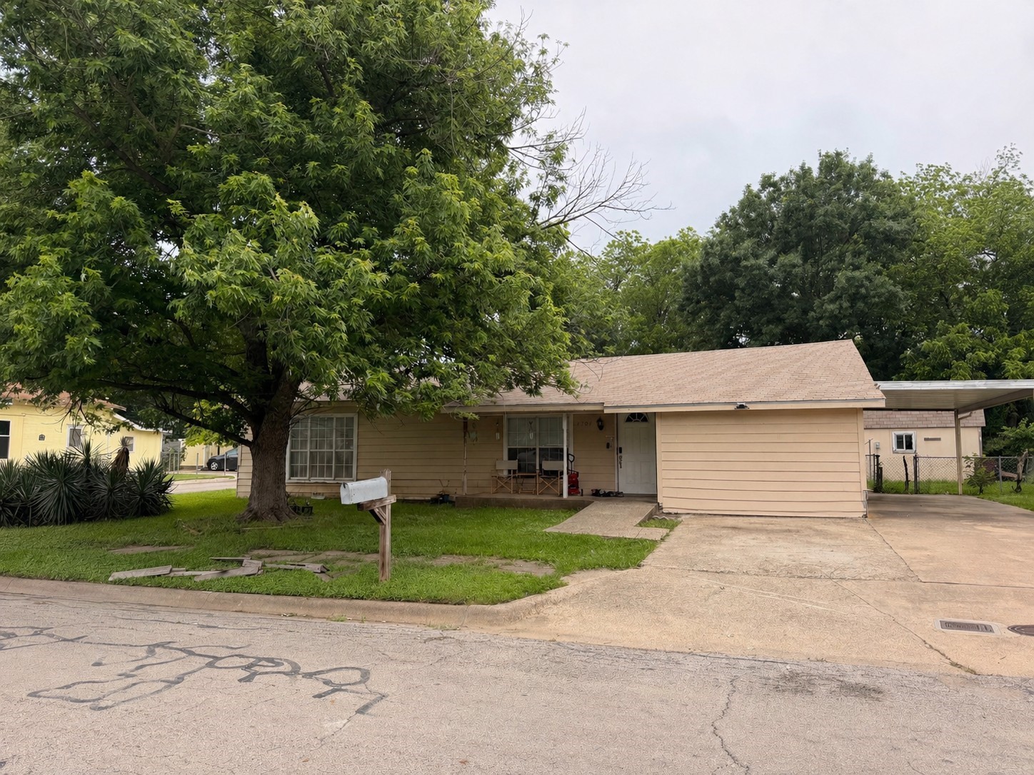 1101 N Wilhite Street Cleburne TX 76031