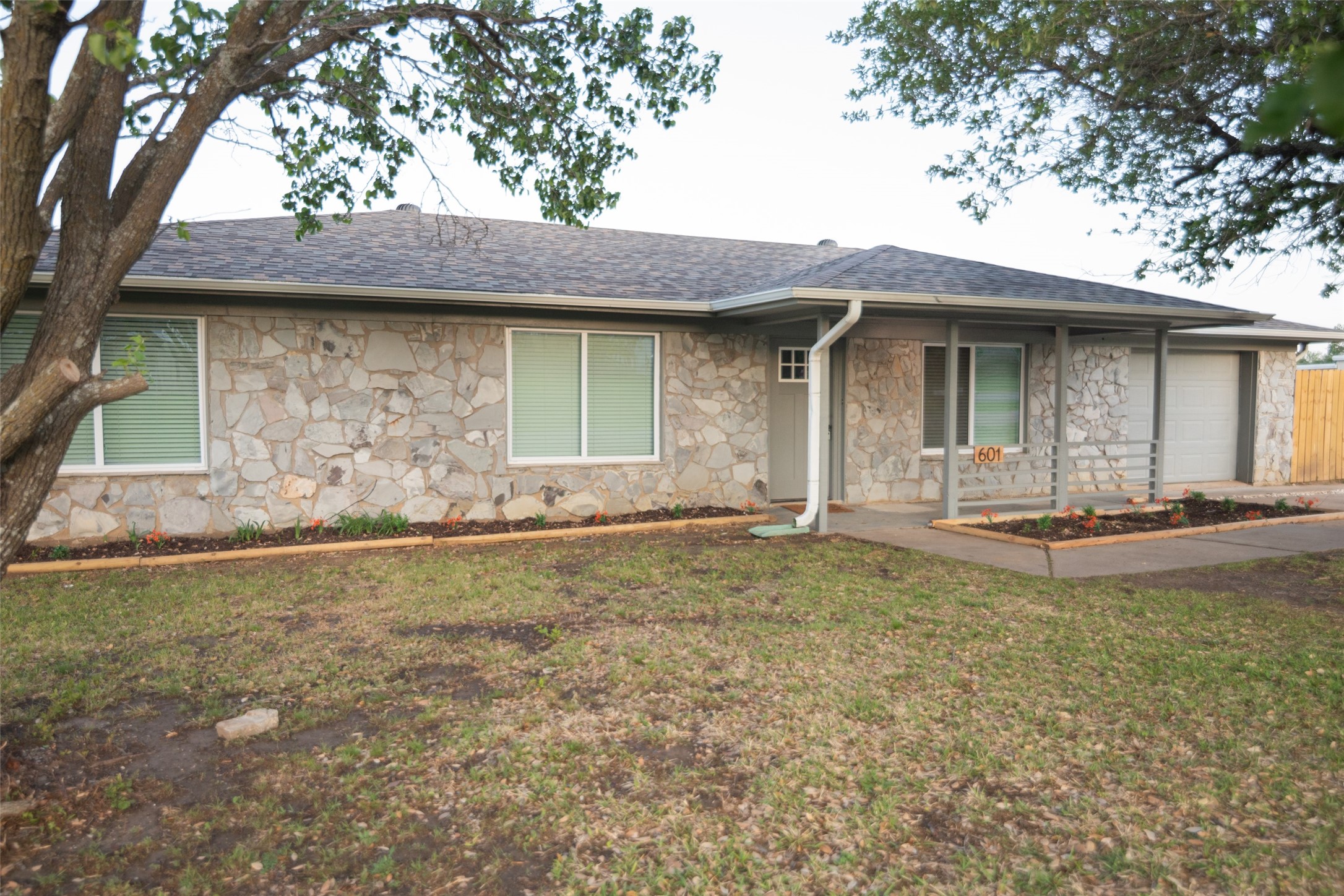 601 N Rosenstein Street Bells TX 75414