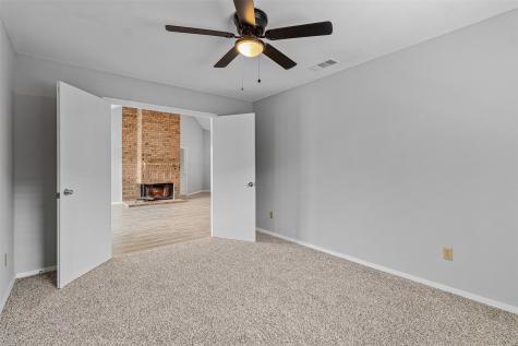 202 E Schreiber Street Garland TX 75040